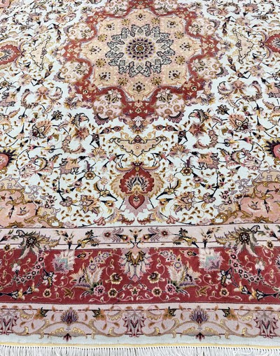 27051299h - Täbriz fein(50 Raj), Persien, Ende 20.Jhd, Korkwolle mit Seide, ca. 250 x 250 cm, ca. ...