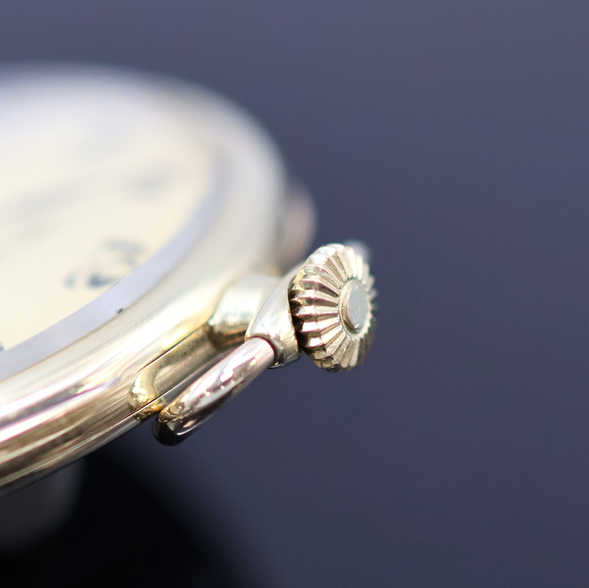Detail b: BUCHERER Chronometer offene Taschen-/Frackuhr in GG 585/000 mit Chatelain in GG 585/000, Schweiz um 1935, Geh. l. dell., Boden aufgedr., goldfarb. ...