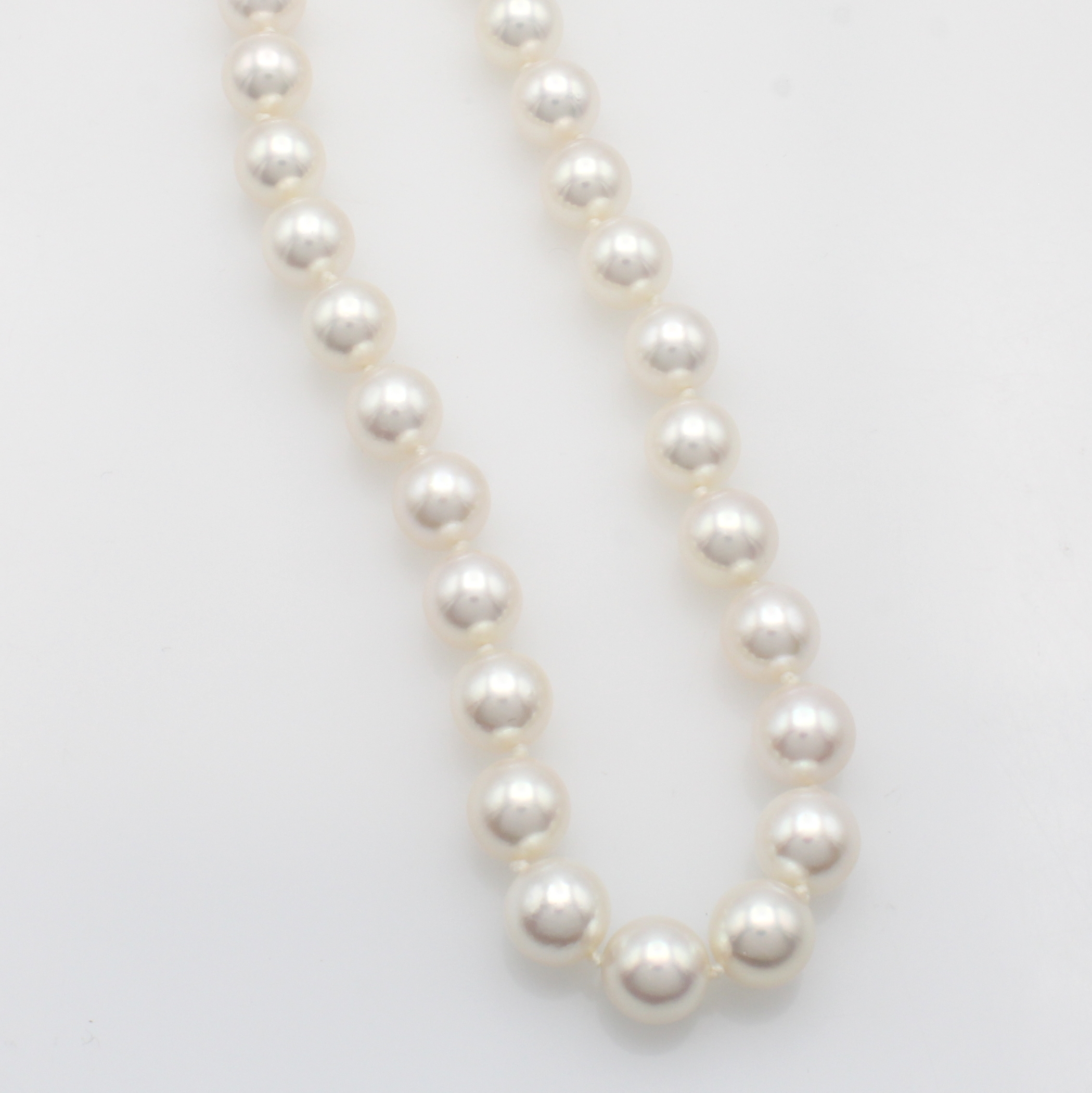 Image 27051586 - Kette aus Akoyazuchtperlen, Kugelschl. GG 585/000, Perlen von l. roséf. Lüster ca. 7,5 ...