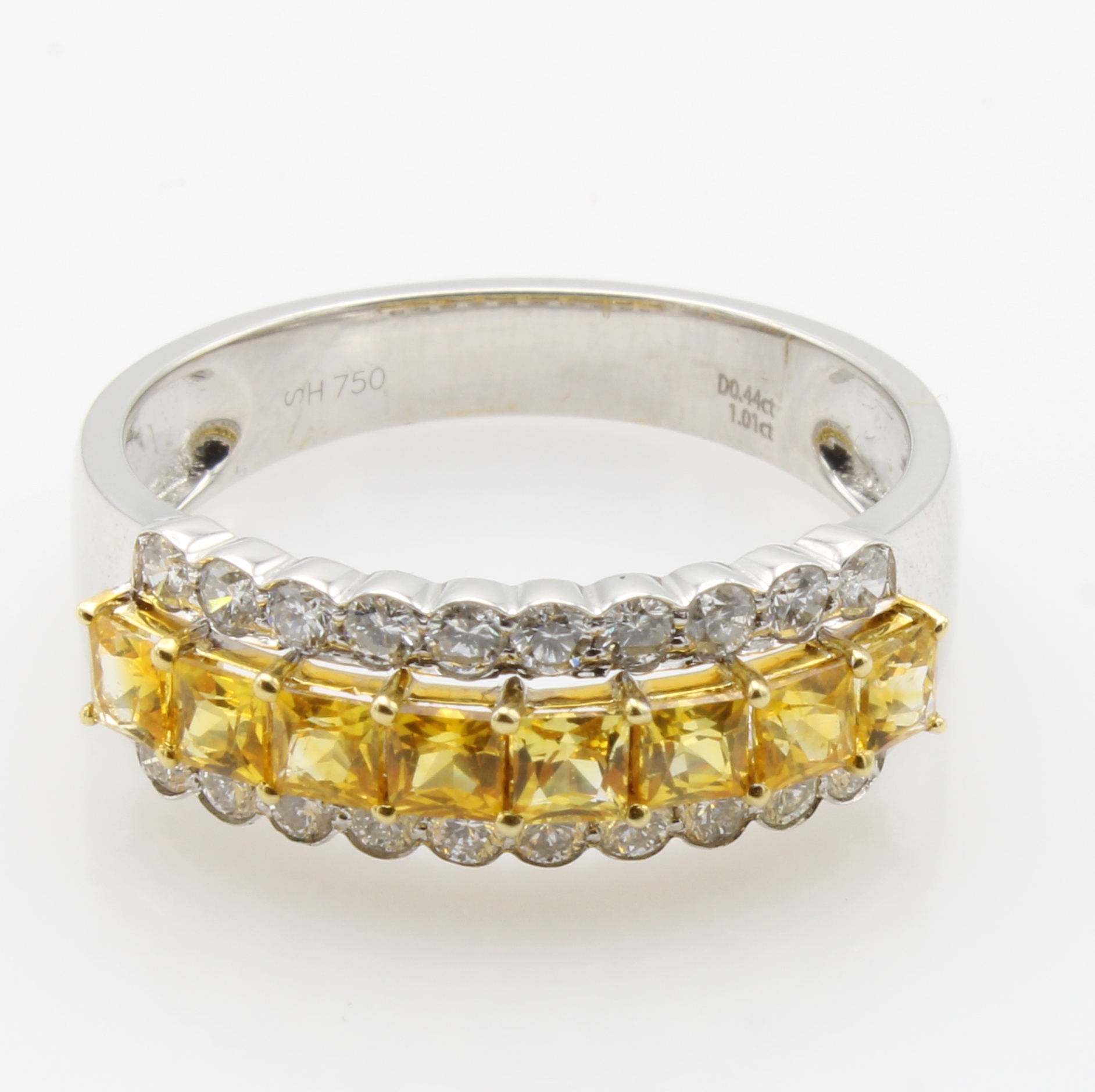 Image 27051603 - Ring mit Brillanten und Spinellen, WG 750/ 000, 20 Brill. zus. ca. 0.44 ct hochfeines ...