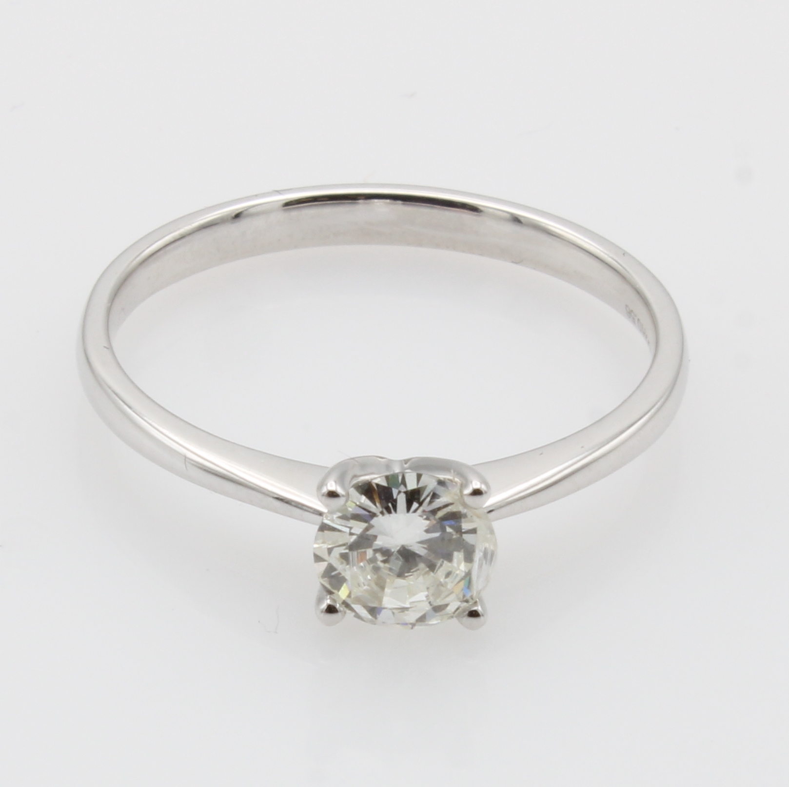 Image 27051610 - Ring mit Brillantsolitär, WG 585/000, Brill.ca. 0.56 ct feines Weiß/p1, RW ca. 55 ...