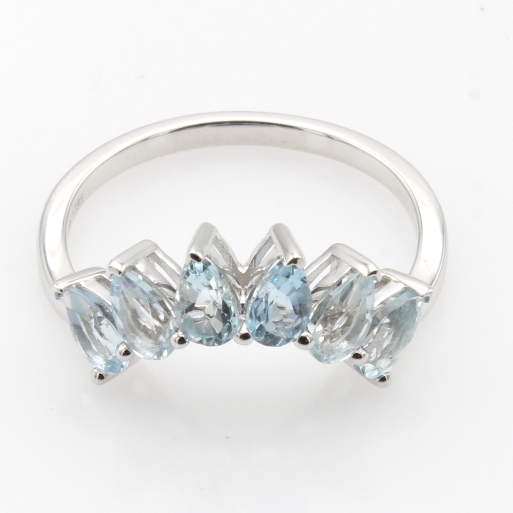 Image 27051613 - Ring mit Aquamarinen, WG 585/000, 6 tropfenf. Aquamarine zus. ca. 1.29 ct, RW ca. 55 ...
