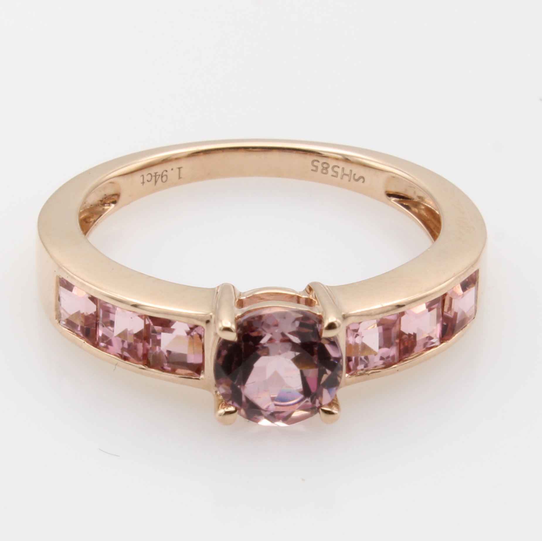 Image 27051614 - Ring mit Turmalinen, RoséG 585/000, runder u. 6 Turmalincarrées zus. ca. 1.94 ct, RW ...