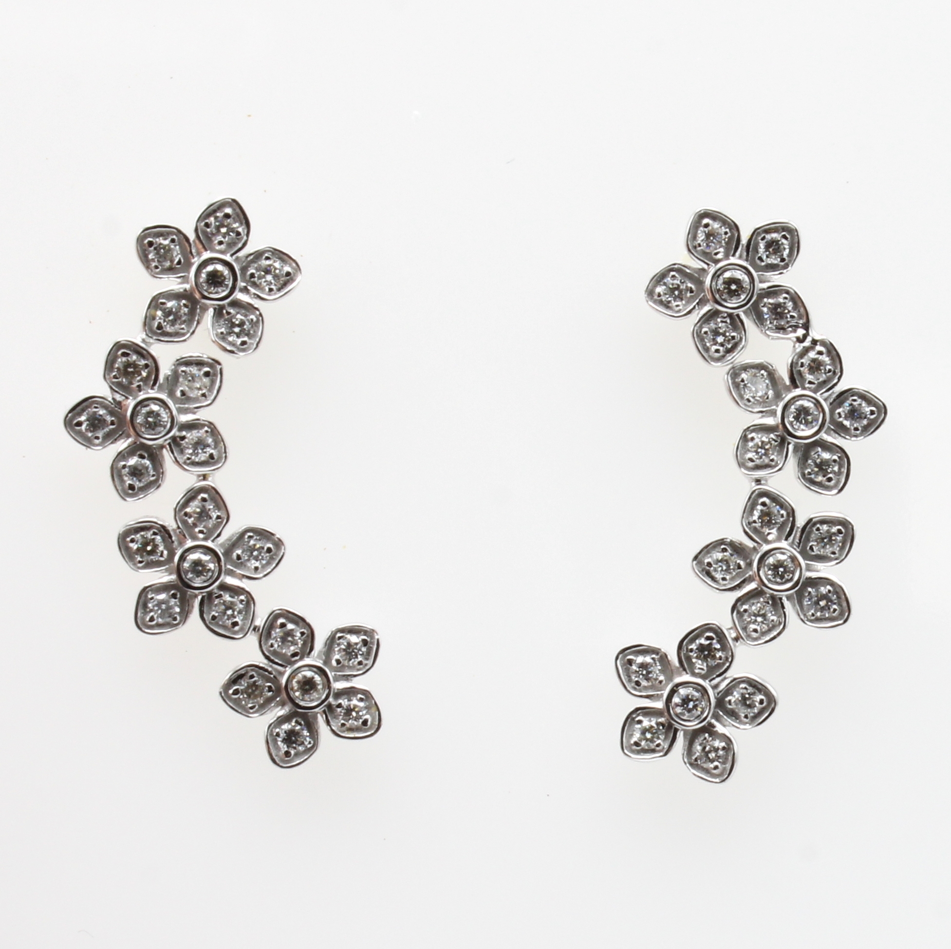 Image 27051630 - Paar Ohrstecker mit Brillanten, WG 585/000, 48 Brill. zus. ca. 0.32 ct feines Weiß /vs ...