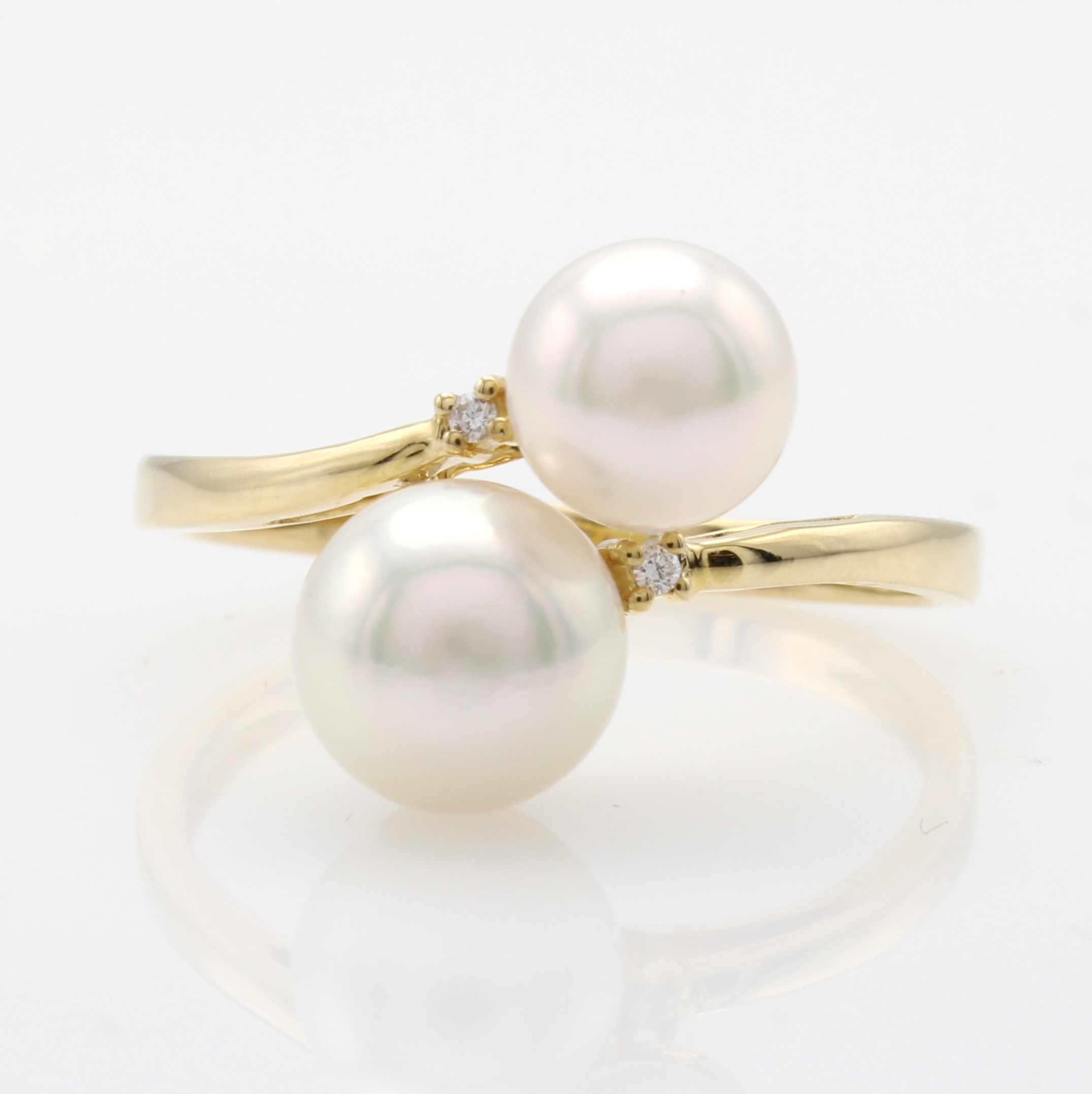 Image 27051656 - Ring mit Akoyazuchtperlen und Diamanten, GG 585/000, 2 Perlen ca. 7.5 - 8 mm, 2 Brill. ...
