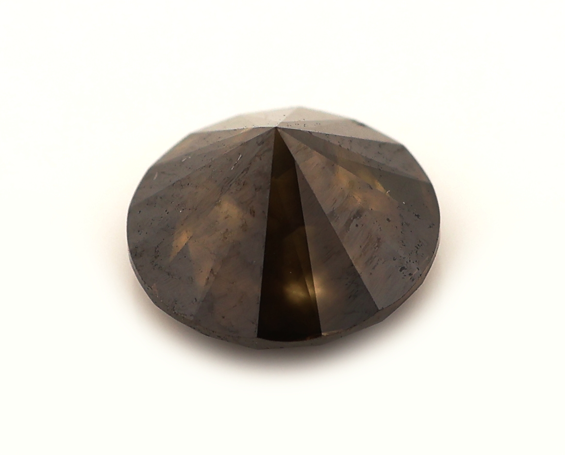 Detail b: Loser Brillant, 1.21 ct Natural Fancy Dark Brown, 6.72 - 6.75 x 4.14 mm, GIA-Expertise