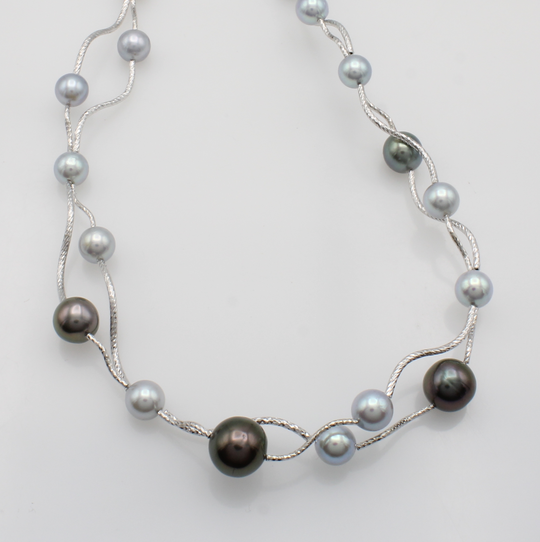 Image 27051686 - Wellencollier mit Akoya- und Tahitizuchtperlen, 925er Silber, Steckschließe, L. ca. 47 ...