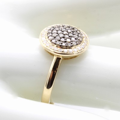 27051611a - Ring mit Diamanten und Brillanten, GG 585/ 000, 37 Diam. zus. ca. 0.27 ct braun/si-p ...