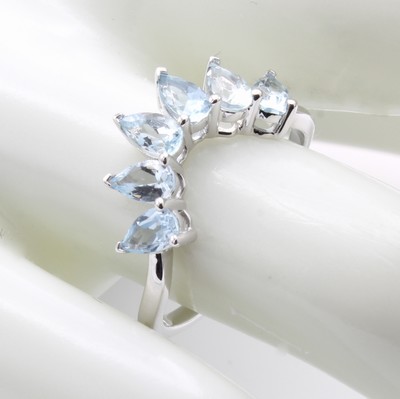 27051613a - Ring mit Aquamarinen, WG 585/000, 6 tropfenf. Aquamarine zus. ca. 1.29 ct, RW ca. 55 ...