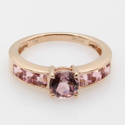 Image Ring mit Turmalinen, RoséG 585/000, runder u. 6 Turmalincarrées zus. ca. 1.94 ct, RW ...