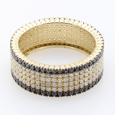 27051744a - Ring mit Brillanten und Diamanten, RoséG 585/000, 102 Diam. zus. ca. 0.78 ct schwarz ...