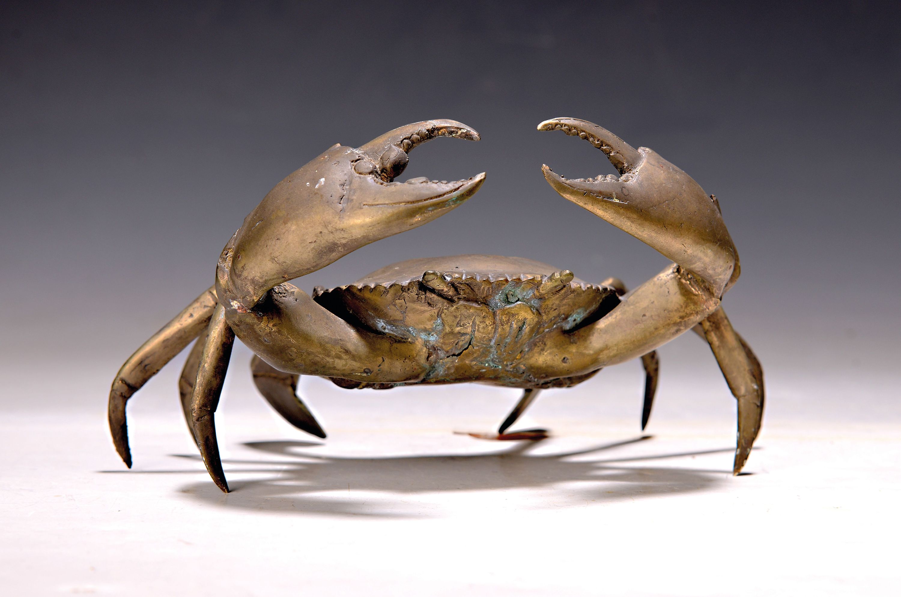 Detail k: Bronzefigur, Krebs, wohl Japan, 20.Jh., Messing, 12 x 25 cm