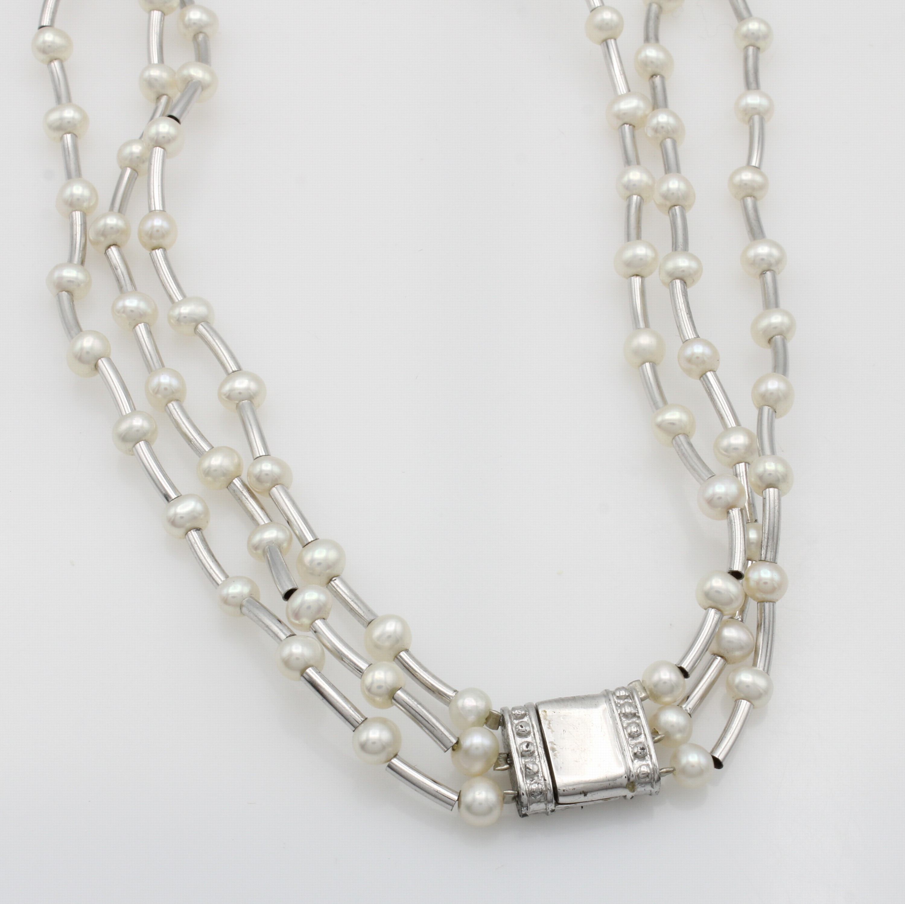 Image 27051864 - 3-reihiges Collier mit Süßwasserzuchtperlen, 925er Silber, Magnetschl., weiße Perlen ...