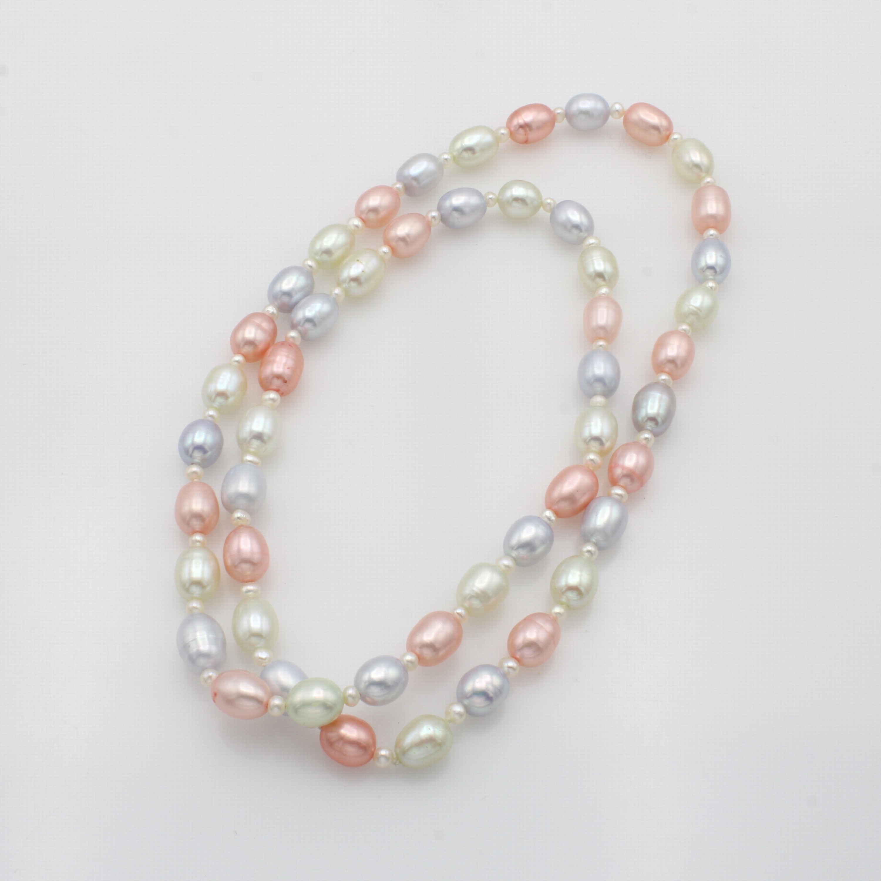 Image 27051883 - Endlose Kette aus Süßwasserzuchtperlen, reisf. Perlen in weiß, rosa und flieder, L. ...