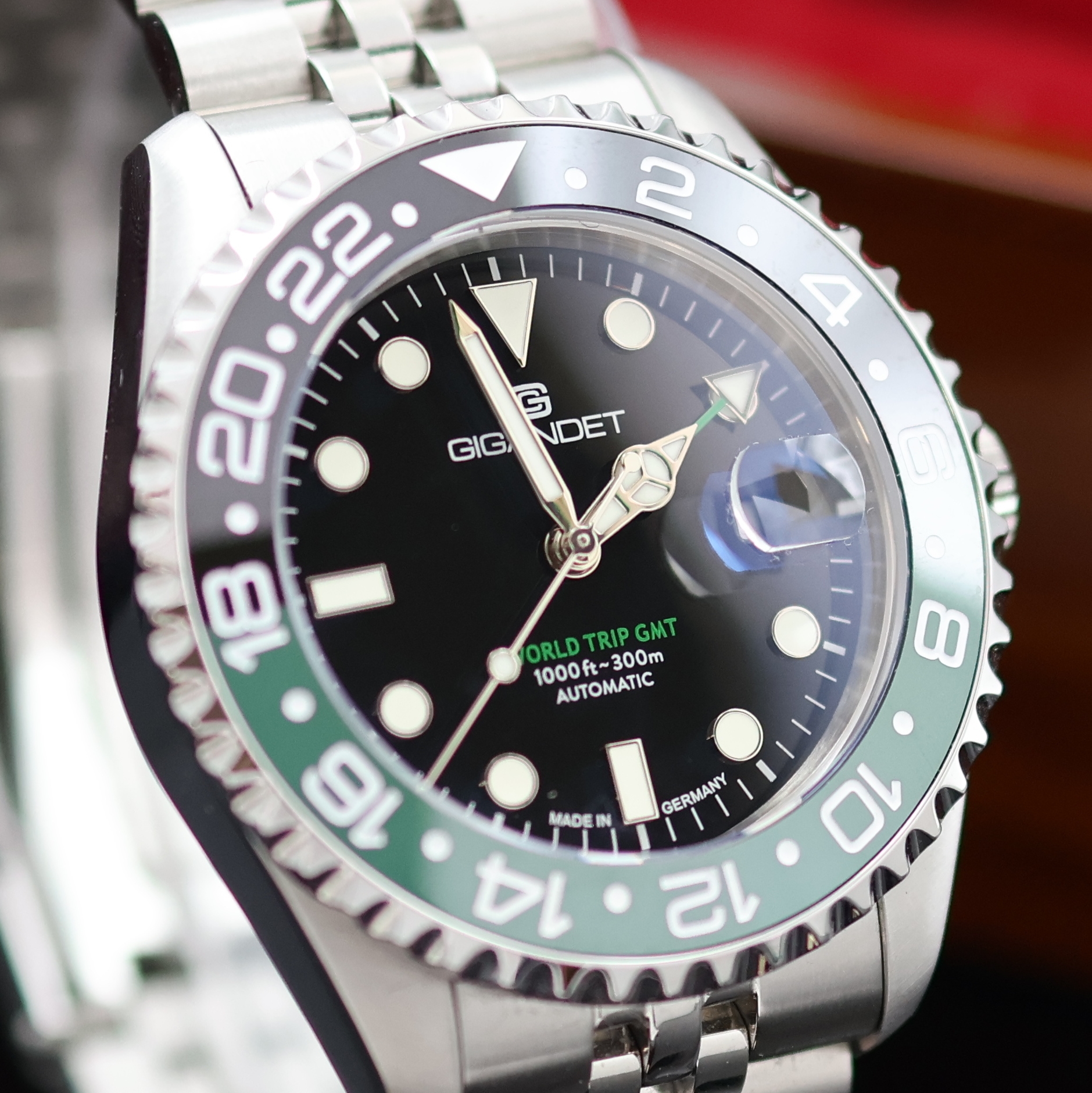 Detail c: GIGANDET World Trip GMT Herrenarmbanduhr Referenz G1000-010M-C, Deutschland verk. lt. beil. Pap. 02/2025, Automatik, Edelstahlgeh. inkl. orig. ...