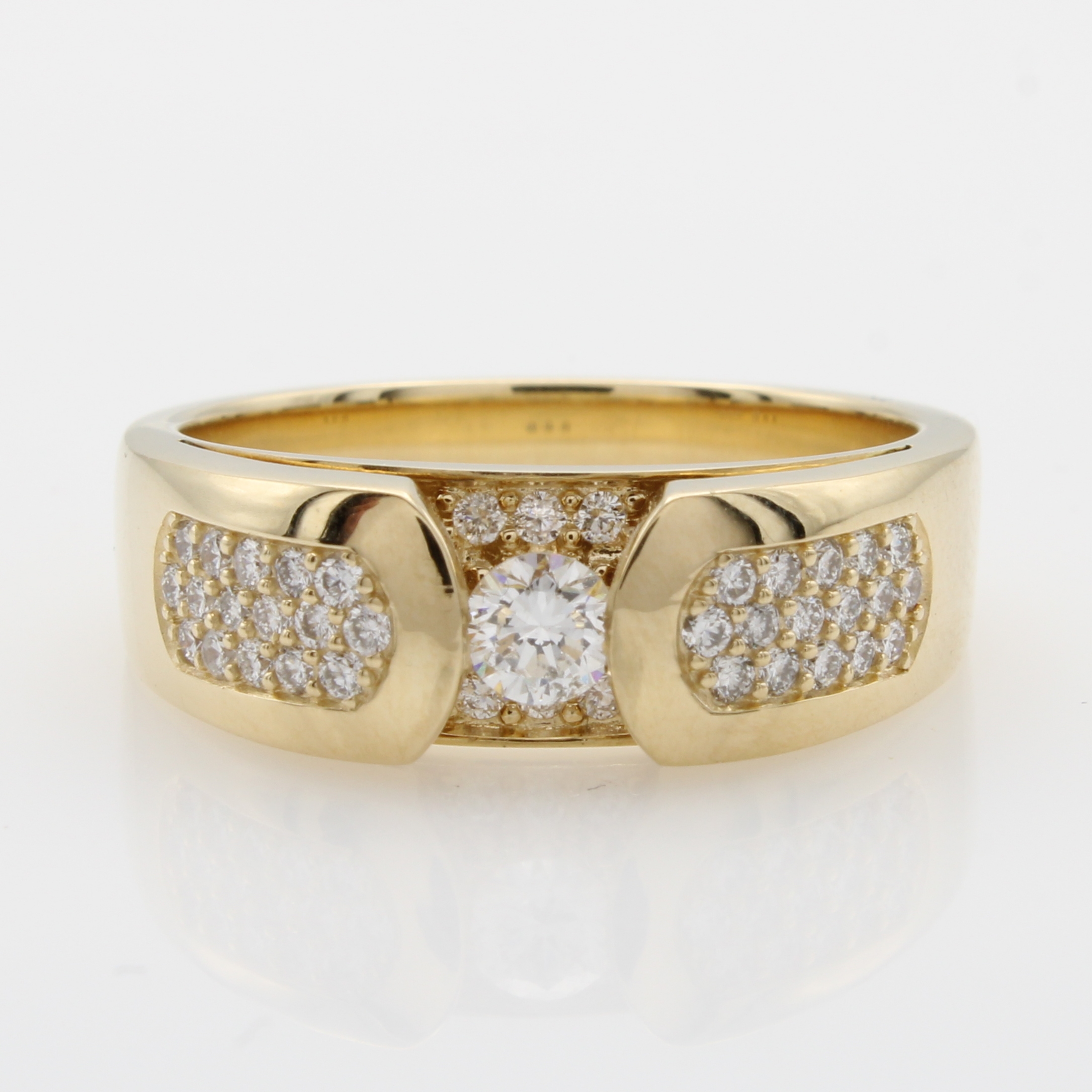 Image 27051908 - Ring mit Brillanten, GG 585/000, Mittelsteinund 38 Besatzbrill. zus. ca. 0.50 ct ...