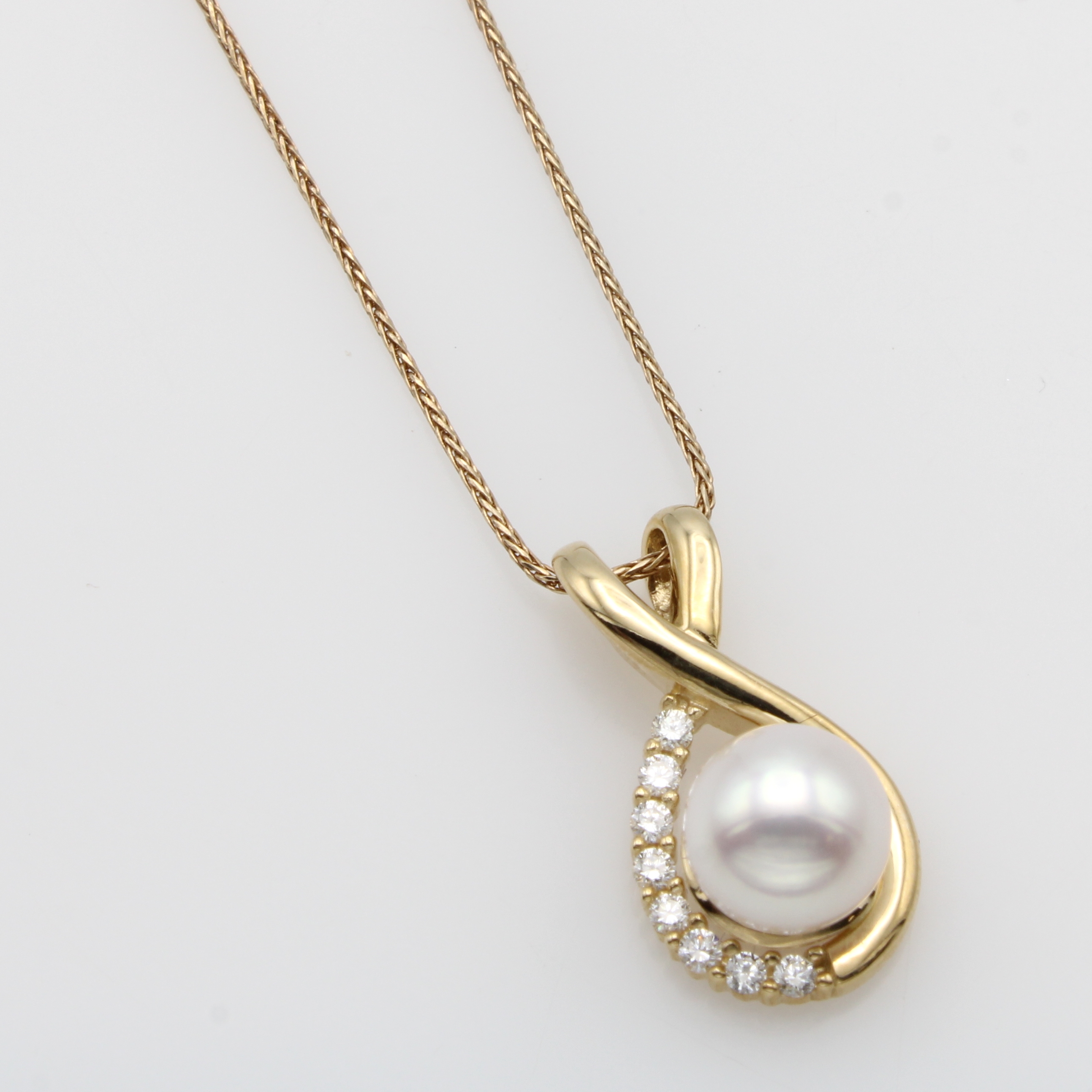 Image 27051953 - Anhänger mit Akoyazuchtperle und Diamanten an Kette, GG 585/000, rosèf. Perle ca. 7 - ...