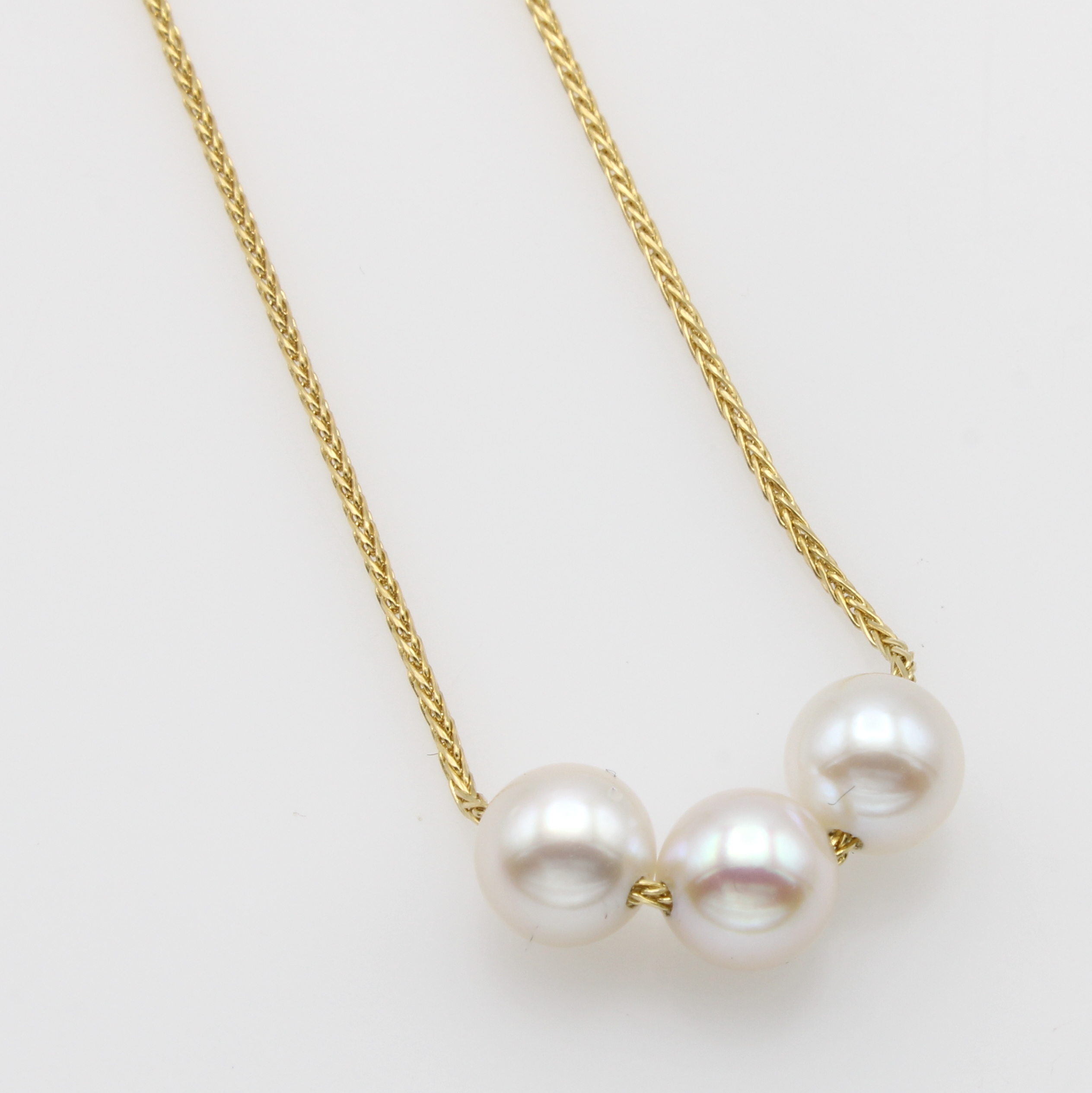 Image 27051955 - 3 Akoyazuchtperlen an Kette, GG 585/000, Perlen von roséf. Lüster ca. 6.5 - 7 mm, L. ...