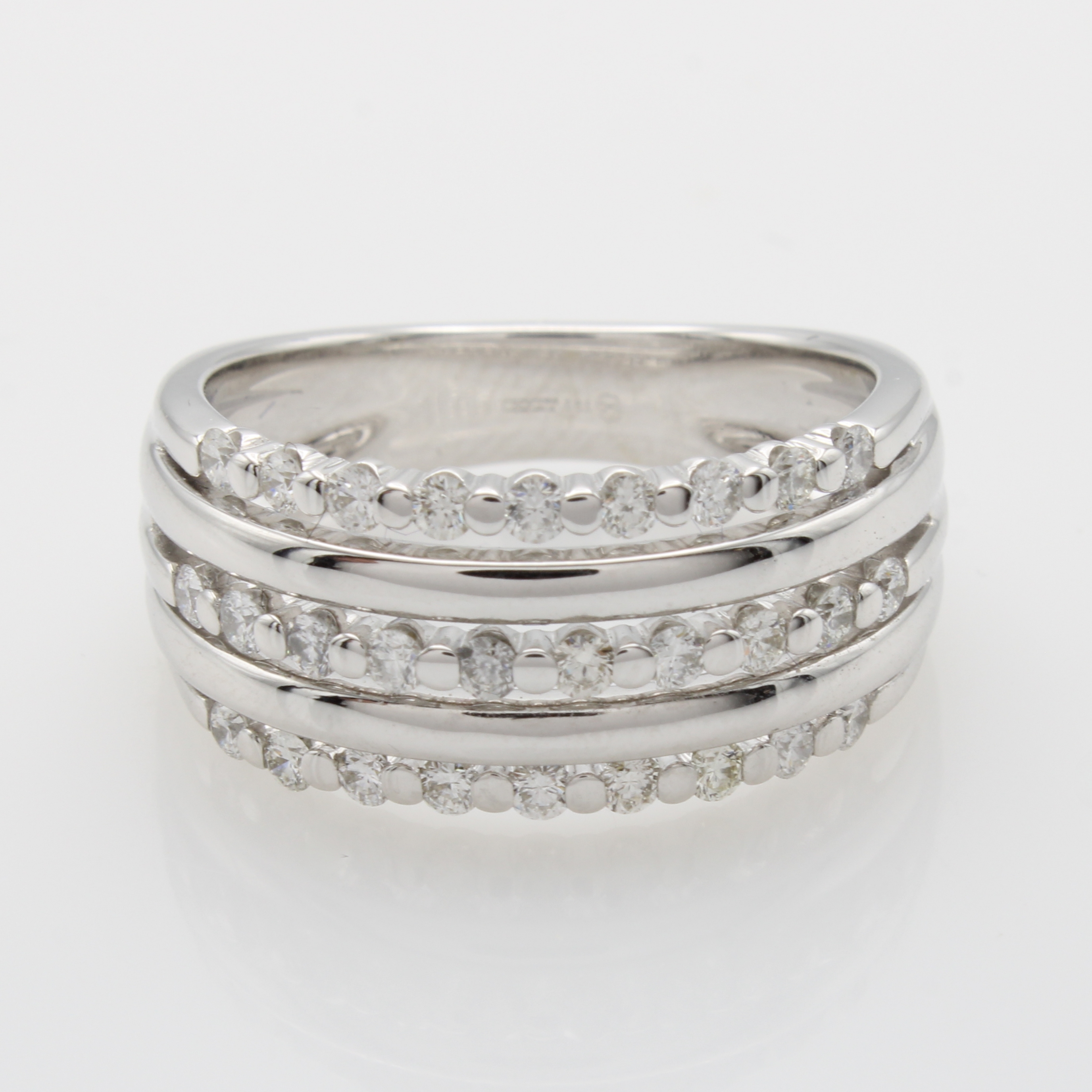 Image 27051960 - Ring mit Brillanten, WG 585/000, 28 Brill. in 3 Reihen gef. zus. ca. 0.55 ct Weiß/si, ...