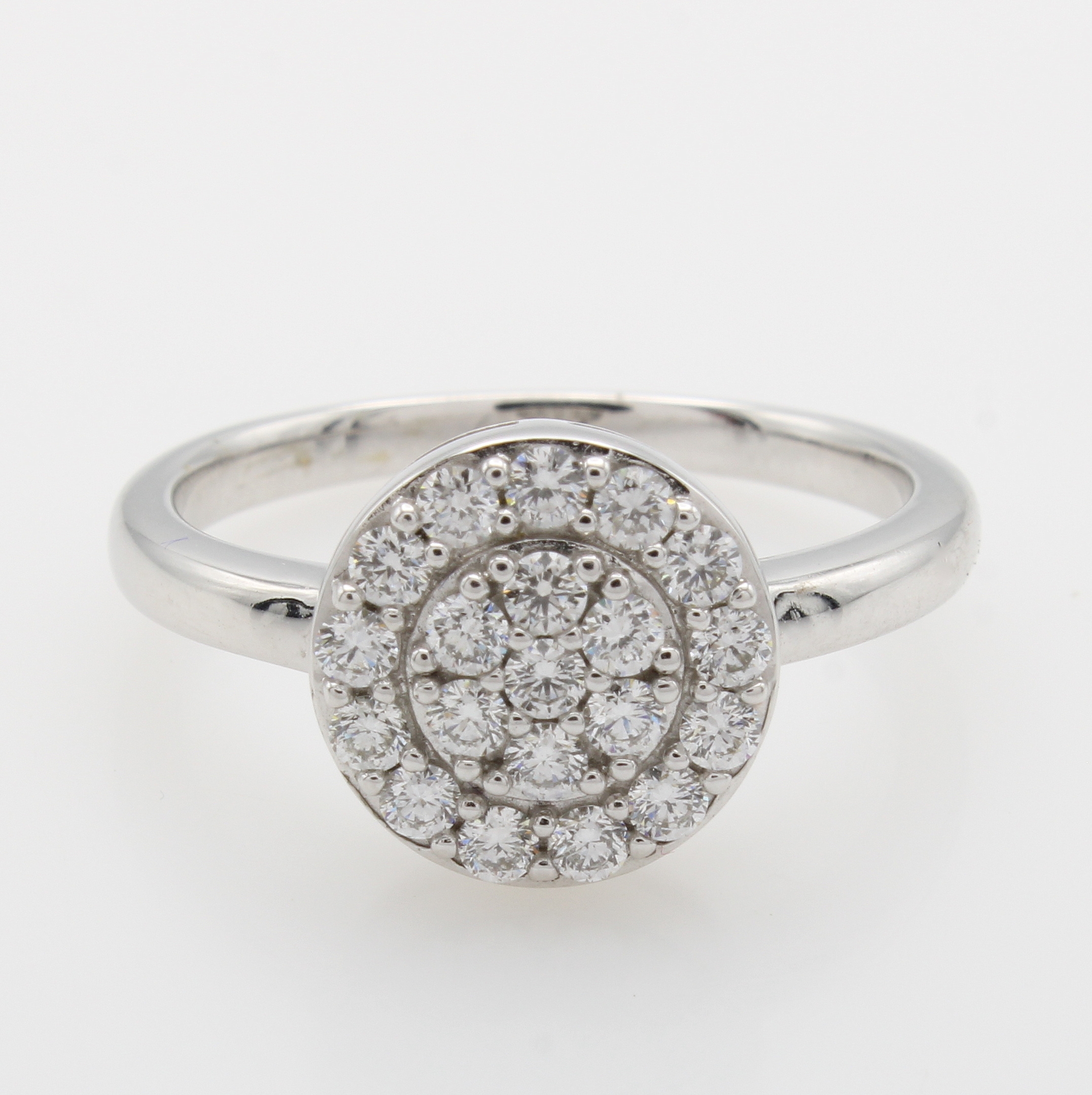 Image 27051964 - Ring mit Brillanten, WG 585/000, runder Ringkopf bes. mit 20 Brill. zus. ca. 0.50 ct ...