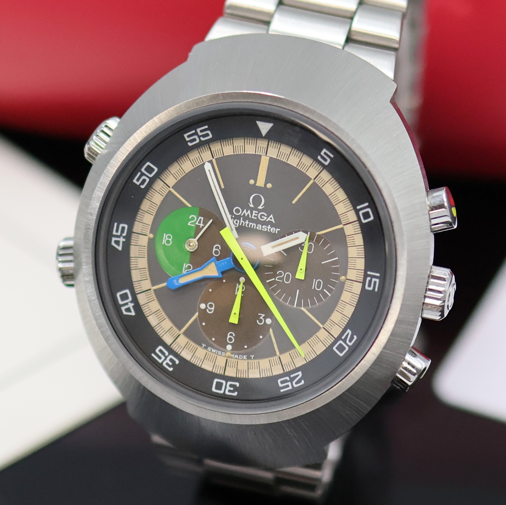 Detail a: OMEGA Flightmaster Herrenchronograph Referenz 145.013, Schweiz lt. Archivauszug 1971, Handaufzug, massives Edelstahlgeh. inkl. orig. Gliederband m. ...