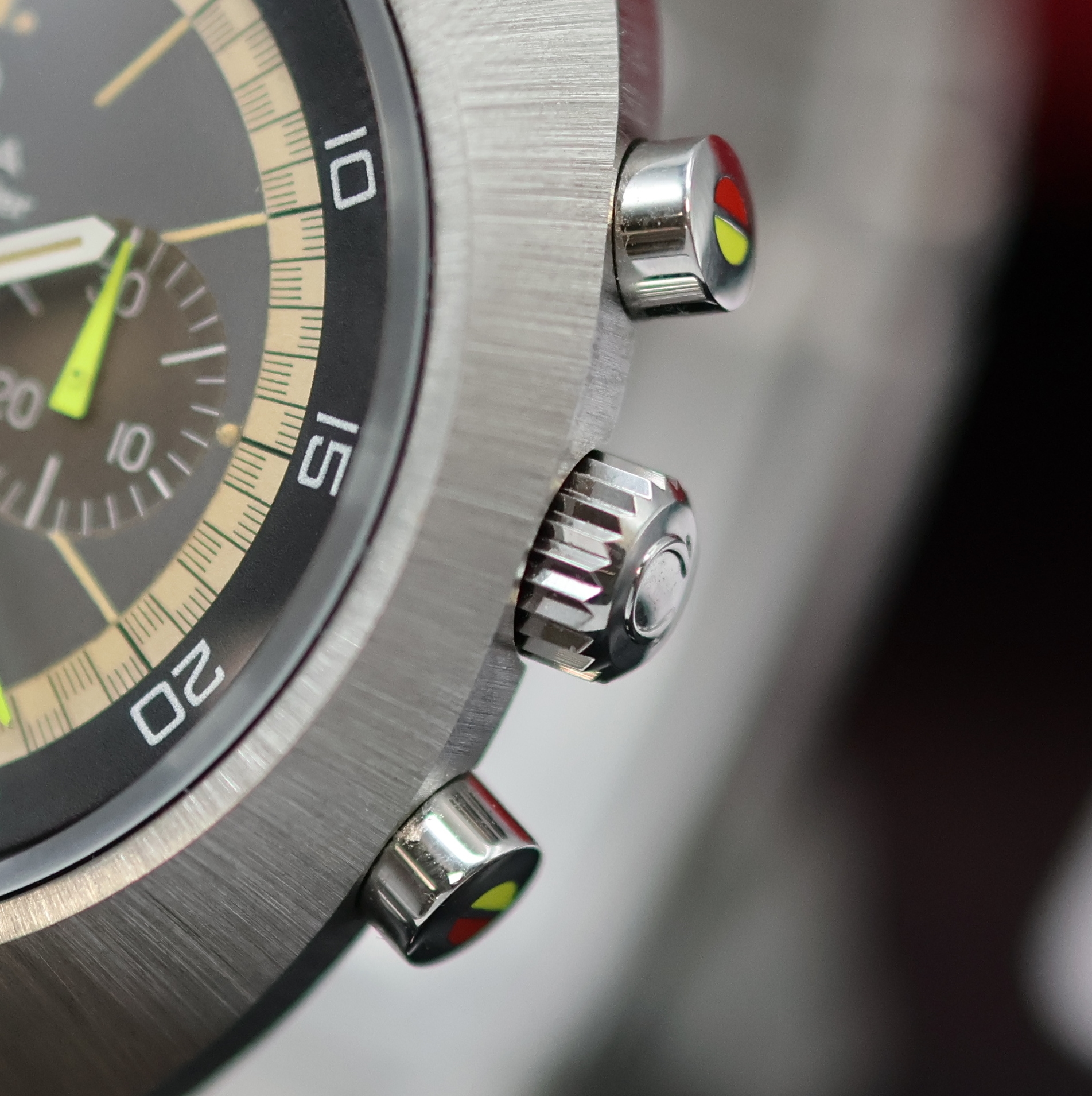 Detail d: OMEGA Flightmaster Herrenchronograph Referenz 145.013, Schweiz lt. Archivauszug 1971, Handaufzug, massives Edelstahlgeh. inkl. orig. Gliederband m. ...