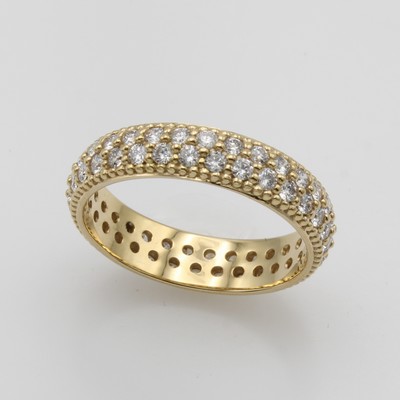 27051916a - Ring mit Brillanten, GG 585/000, 62 Brill. rundum gef. zus. ca. 1.00 ct Weiß/p, RW ca. ...