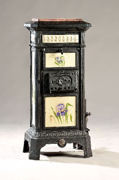 Image Kleiner Jugendstil Ofen, Frankreich, um 1900, Gußeisen, mit eingelegten Kacheln mit ...