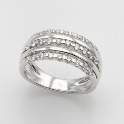 27051960a - Ring mit Brillanten, WG 585/000, 28 Brill. in 3 Reihen gef. zus. ca. 0.55 ct Weiß/si, ...