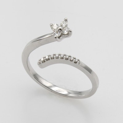 27051963a - Ring mit Diamanten, WG 585/000, offene Ringschiene, 12 Diam. z.T. blütenf. gef. zus. ...