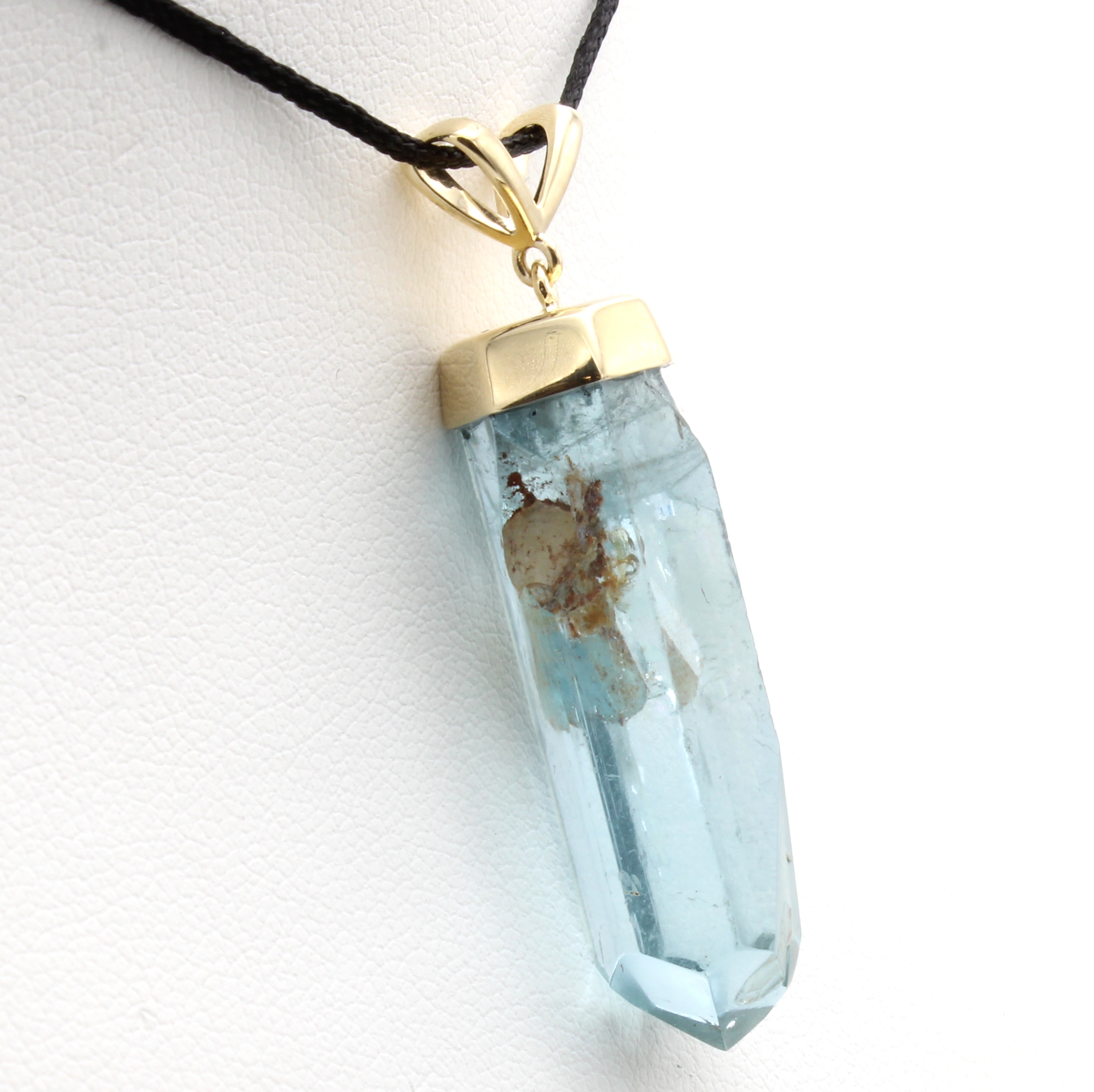 Image 27052083 - Anhänger mit Aquamarin, GG 585/000, mehr- fach fac. Aquamarinstab ca. 31.46 ct, L. ohne ...