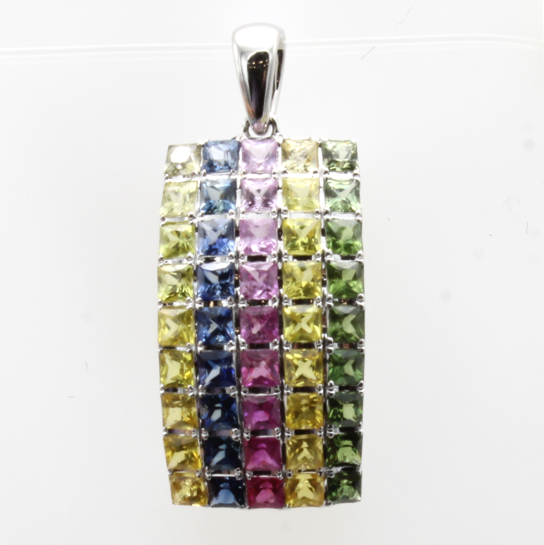 Image 27052085 - Anhänger ´Rainbow´ mit Saphiren, WG 750/000,45 bunte Saphircarrées zus. ca. 3.37 ct in ...