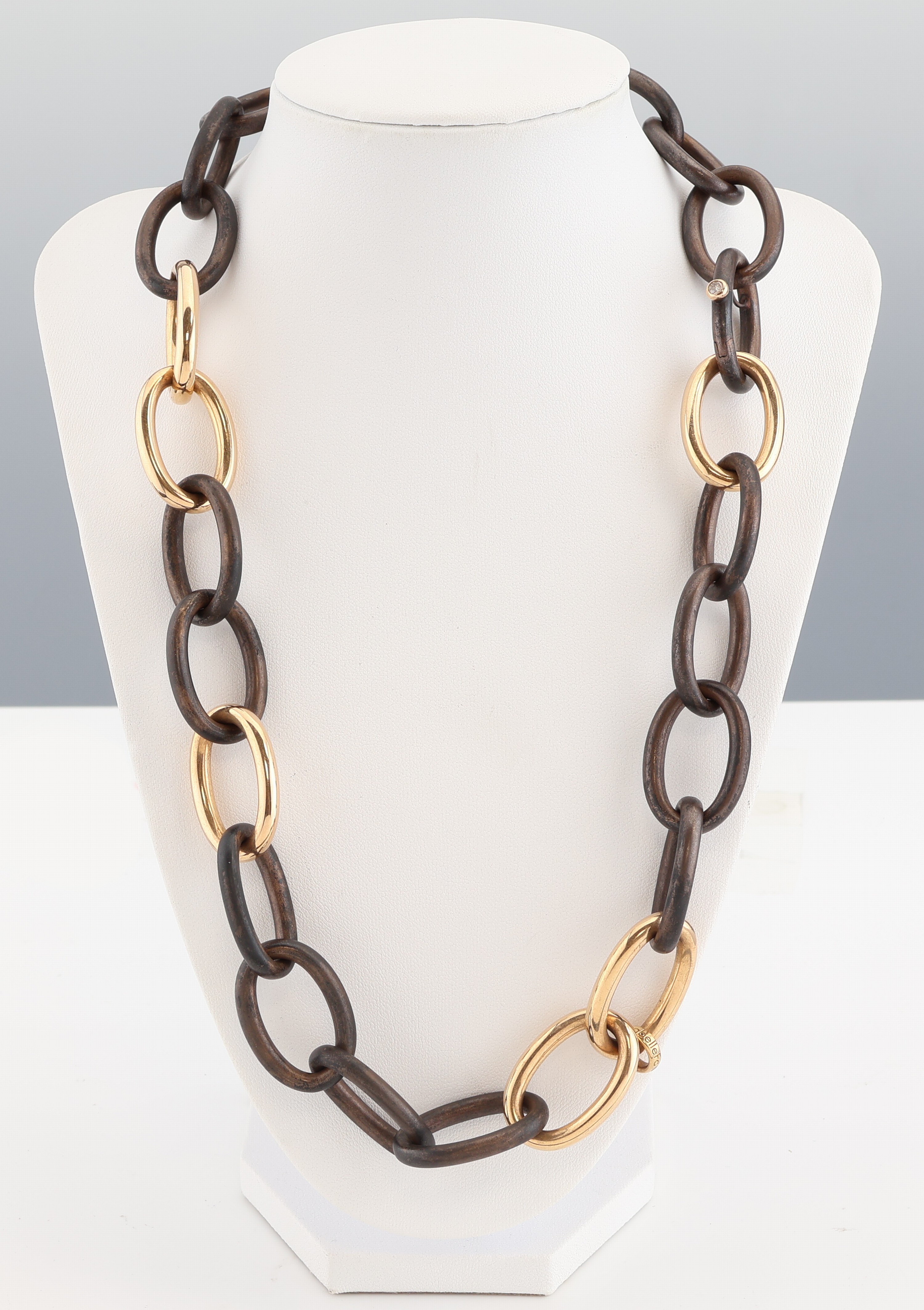 Detail c: Ausgefallenes 18 kt Gold und Bronze ISABELLE FA Collier, RG 750/000, Modell Divine 21, Glieder z.T. aus patinierter Bronze und Gold, L. ca. 59 cm, ...