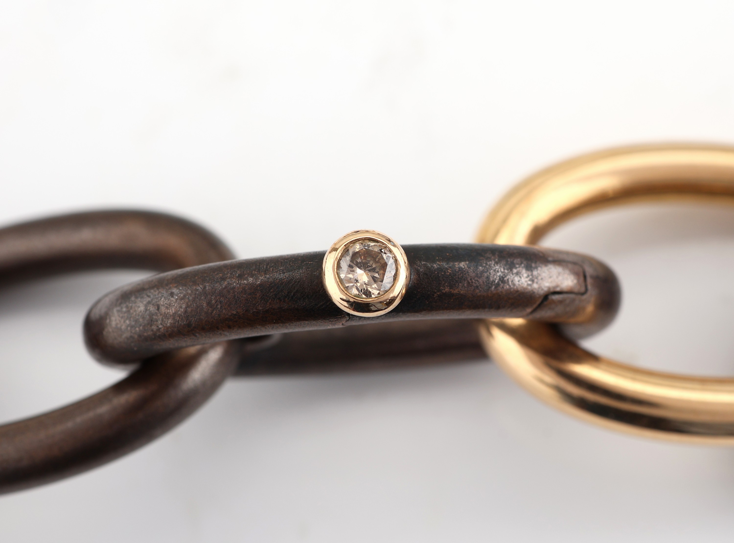 Detail f: Ausgefallenes 18 kt Gold und Bronze ISABELLE FA Collier, RG 750/000, Modell Divine 21, Glieder z.T. aus patinierter Bronze und Gold, L. ca. 59 cm, ...