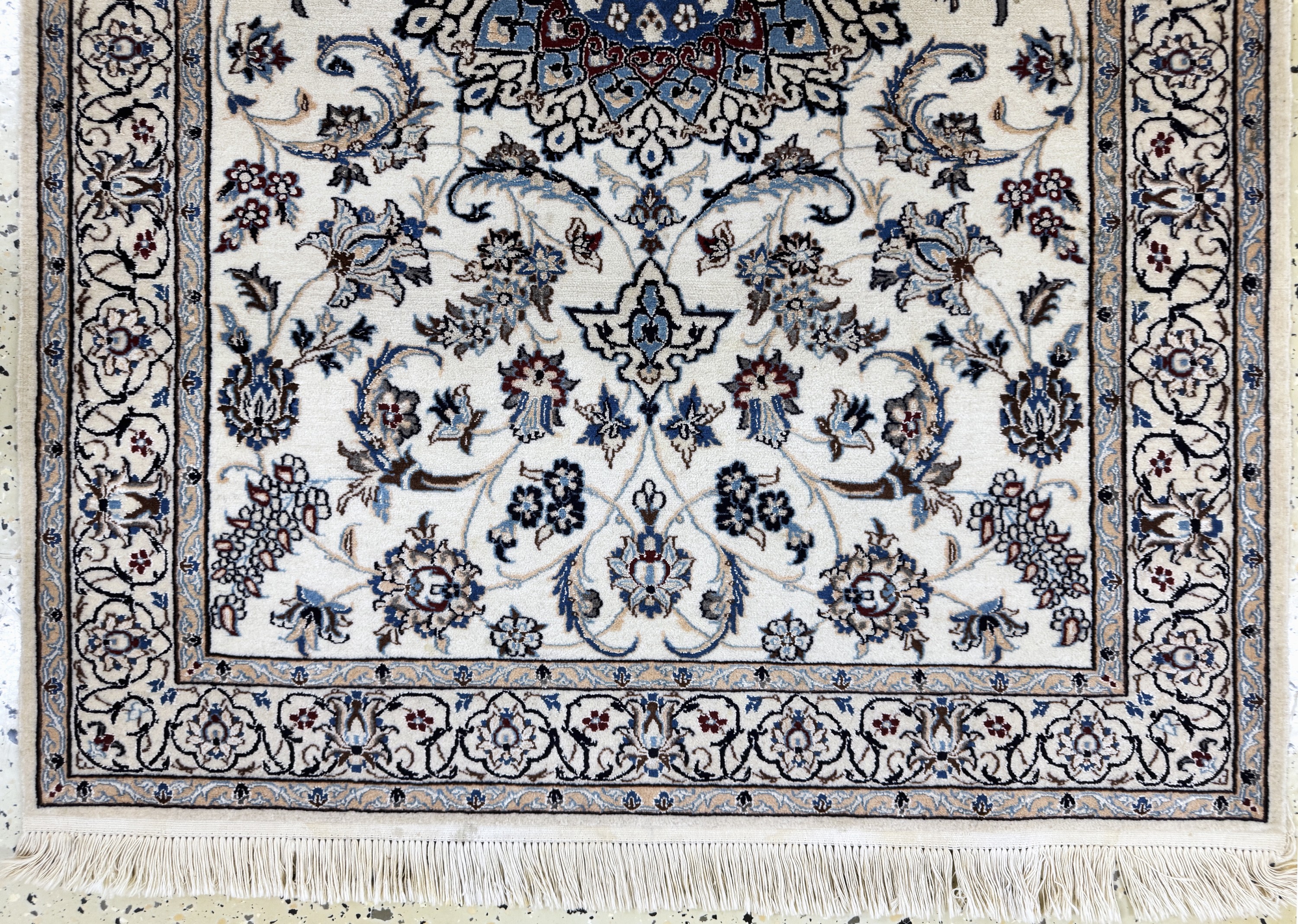Detail b: Nain fein, Persien, Ende 20.Jhd, Korkwolle mit Seide, ca. 146 x 101 cm, ca. 640.000 Kn/qm, EHZ: 2
