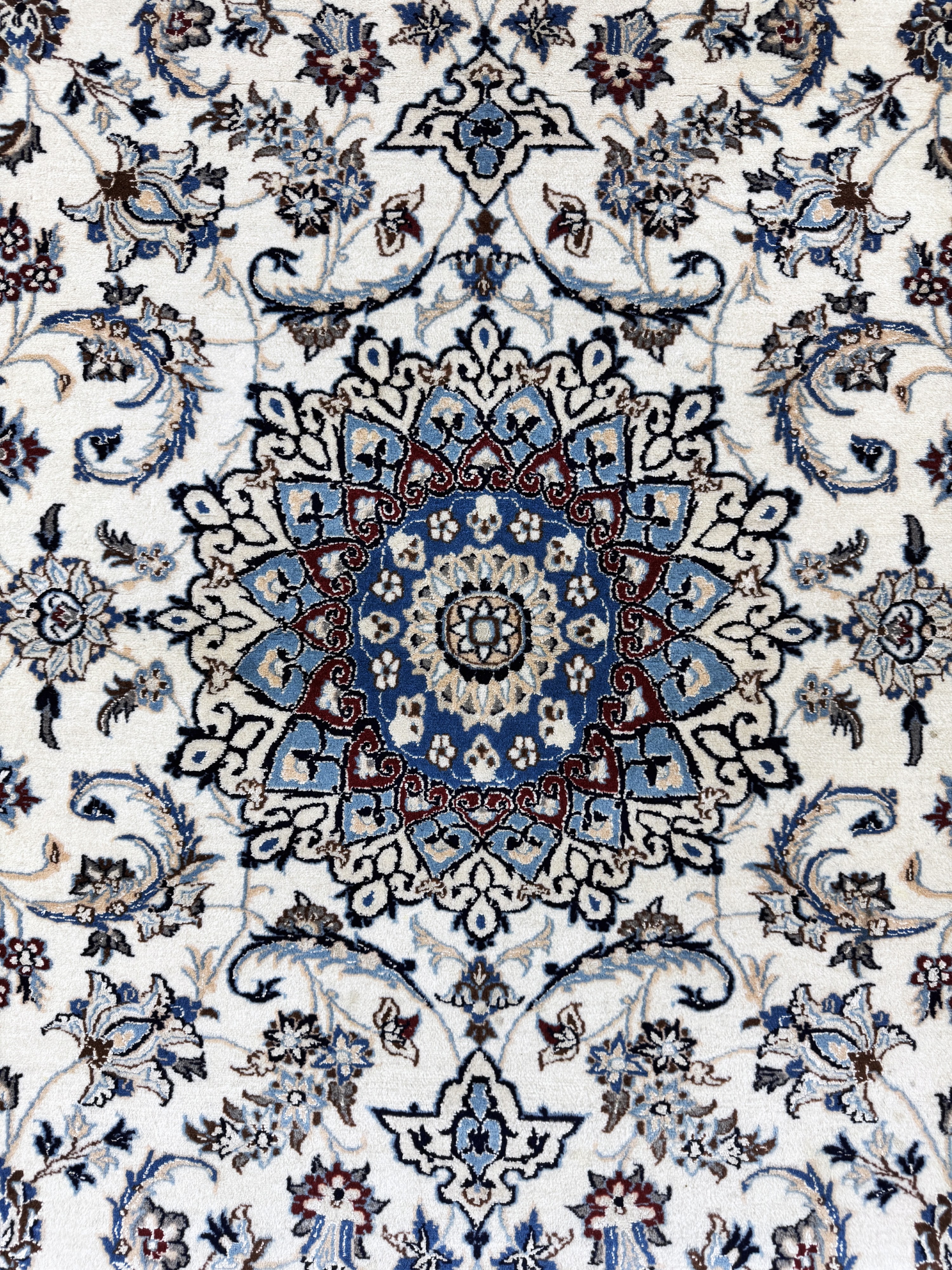 Detail c: Nain fein, Persien, Ende 20.Jhd, Korkwolle mit Seide, ca. 146 x 101 cm, ca. 640.000 Kn/qm, EHZ: 2