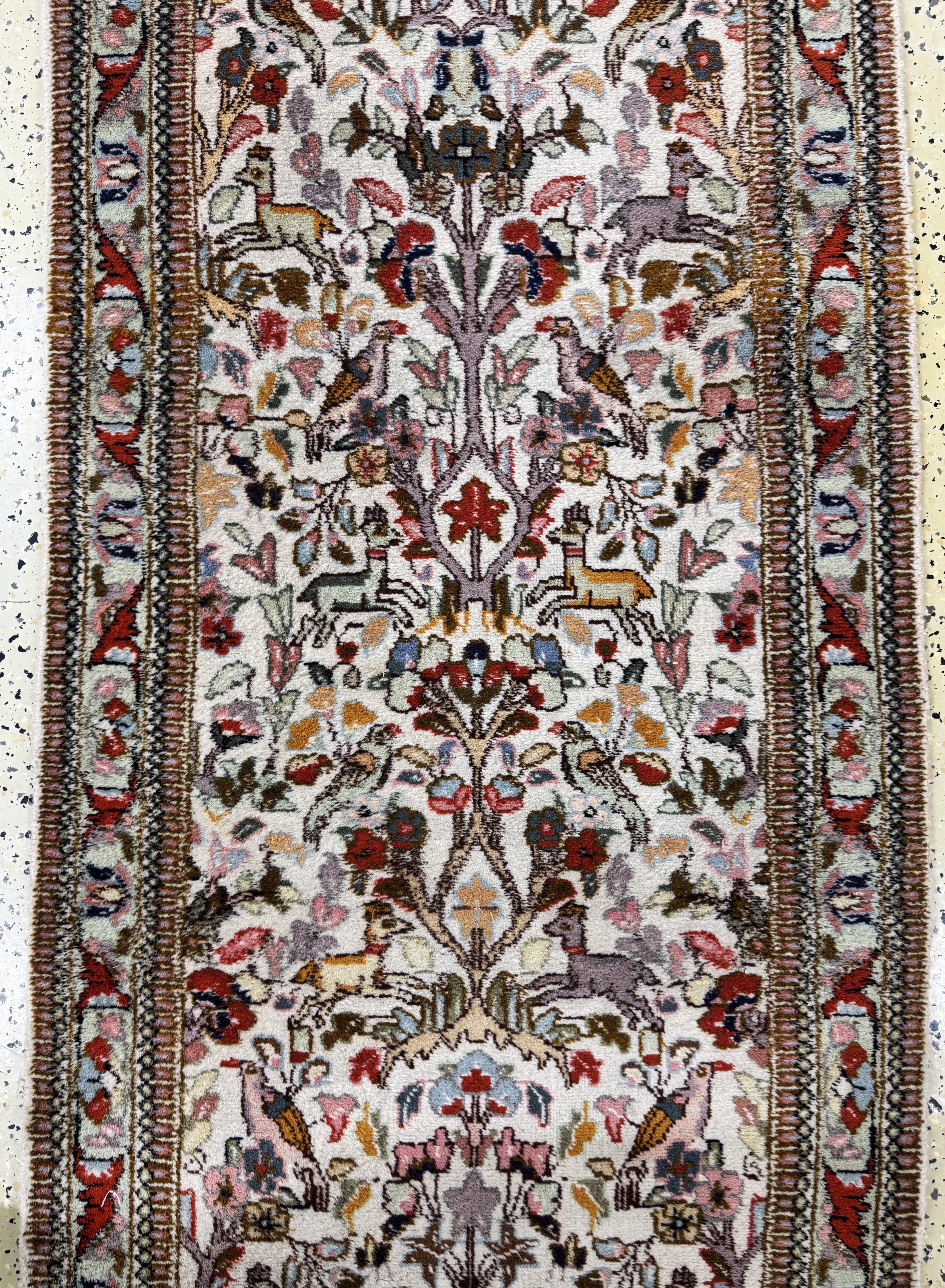 Detail b: Täbriz Tabatabai, Persien, Mitte 20.Jhd, Wolle auf Baumwolle, ca. 323 x 78 cm, EHZ: 2