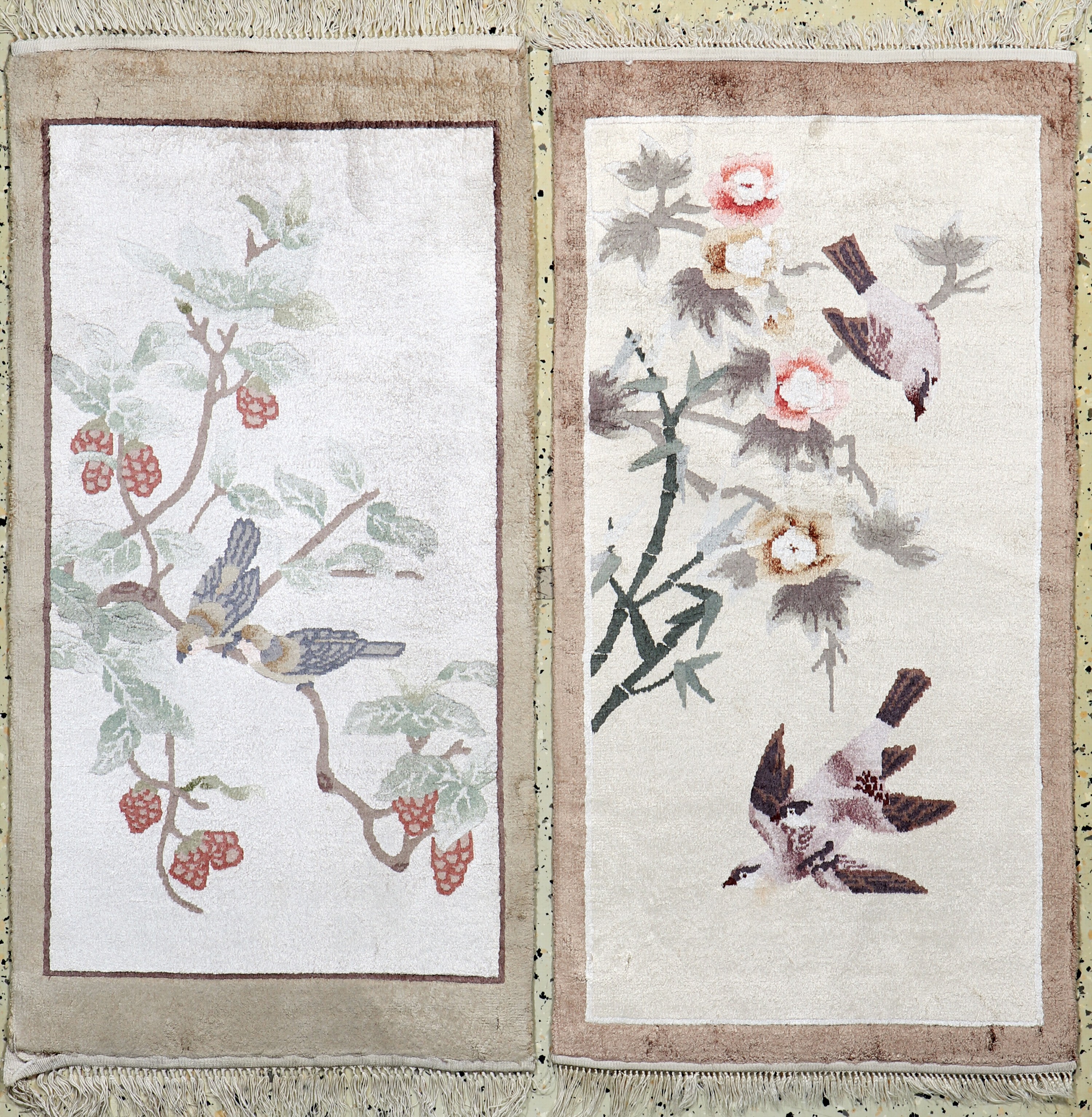 Image 27052142 - 2 Lots China Seide, Ende 20.Jhd, reine Naturseide, ca. 91 x 47 cm, EHZ: 2 Schätzpreis: ...