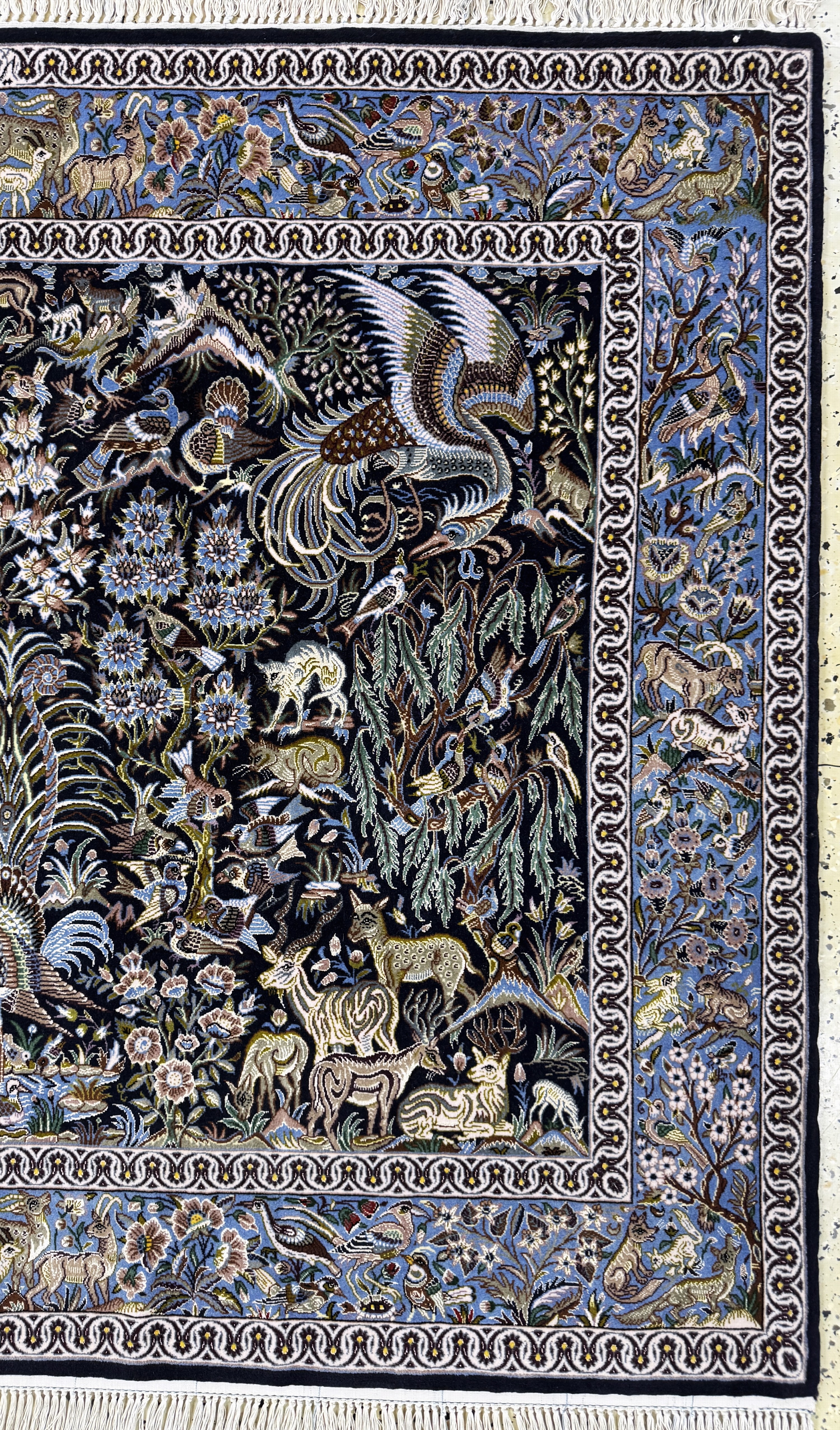 Detail a: Esfahan fein Persien, signiert"Mansouri", Mitte 20.Jhd, Korkwolle mit und auf Seide, ca.160 x 120 cm, SW: 1200.- EURO, ca. 1,0 Mio. Kn/qm, ...