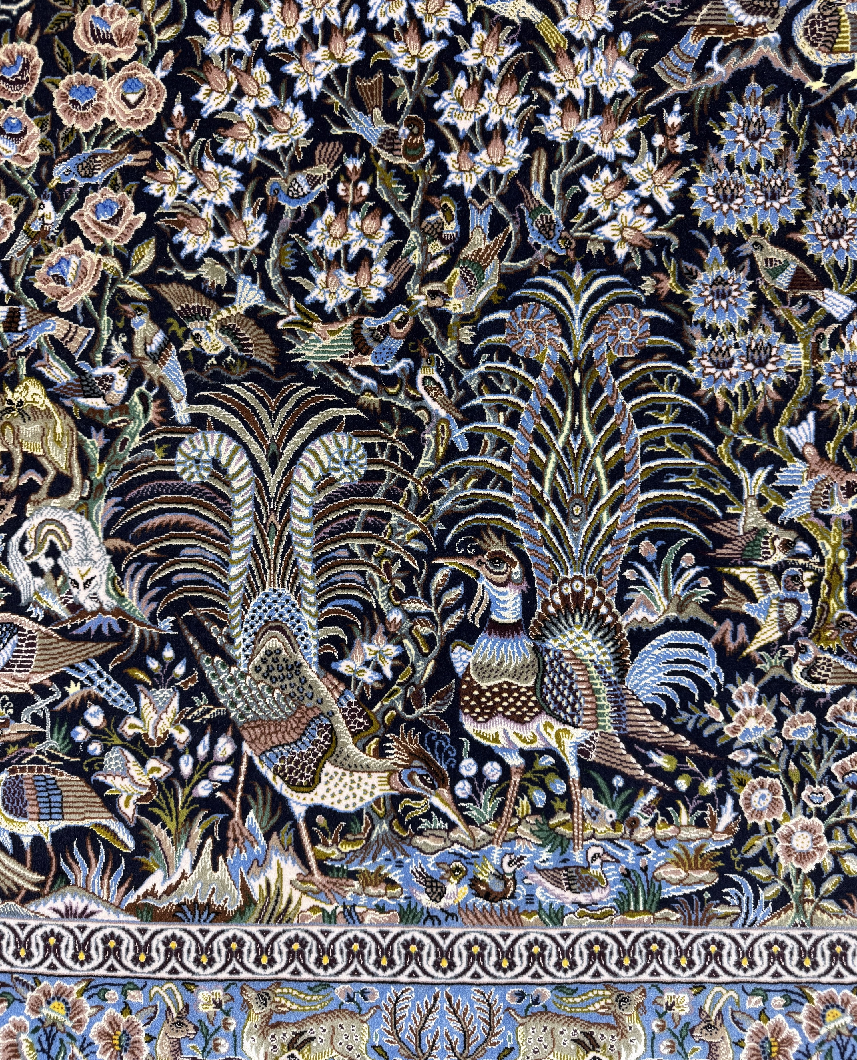 Detail b: Esfahan fein Persien, signiert"Mansouri", Mitte 20.Jhd, Korkwolle mit und auf Seide, ca.160 x 120 cm, SW: 1200.- EURO, ca. 1,0 Mio. Kn/qm, ...