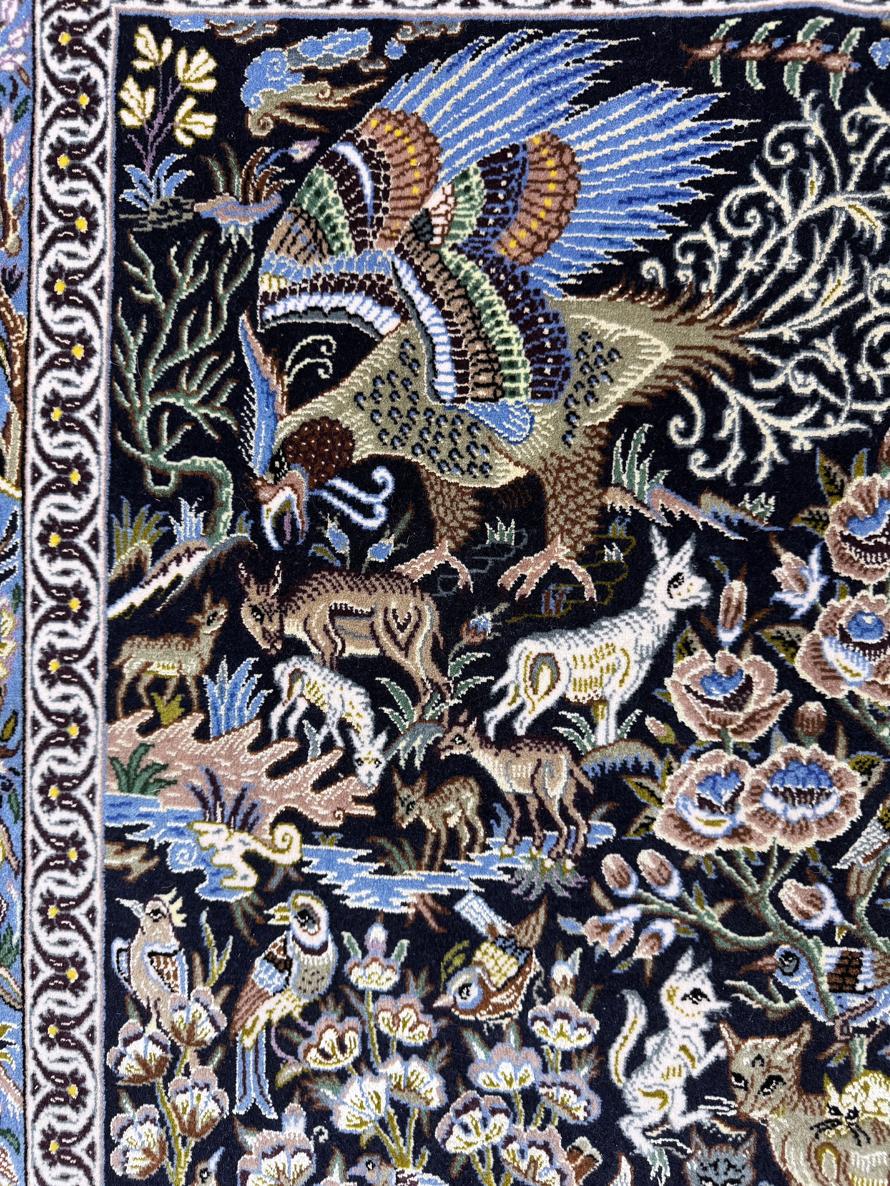 Detail e: Esfahan fein Persien, signiert"Mansouri", Mitte 20.Jhd, Korkwolle mit und auf Seide, ca.160 x 120 cm, SW: 1200.- EURO, ca. 1,0 Mio. Kn/qm, ...