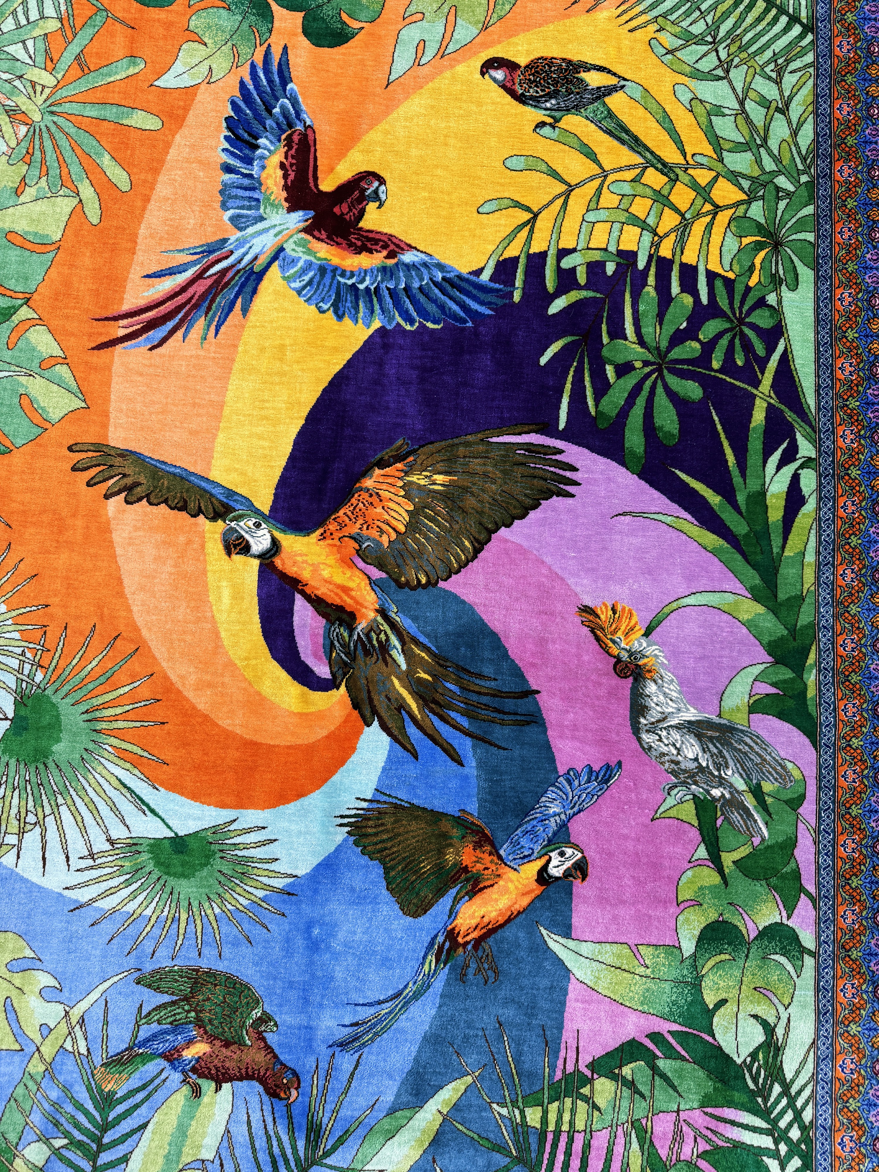 Detail c: Ghom Seide fein Persien, signiert"Nourozi",ca. 20 Jahre, reine Naturseide, ca. 202 x 140 cm, ca. 1,0 Mio. Kn/qm, EHZ:(nahezu neuwertig)