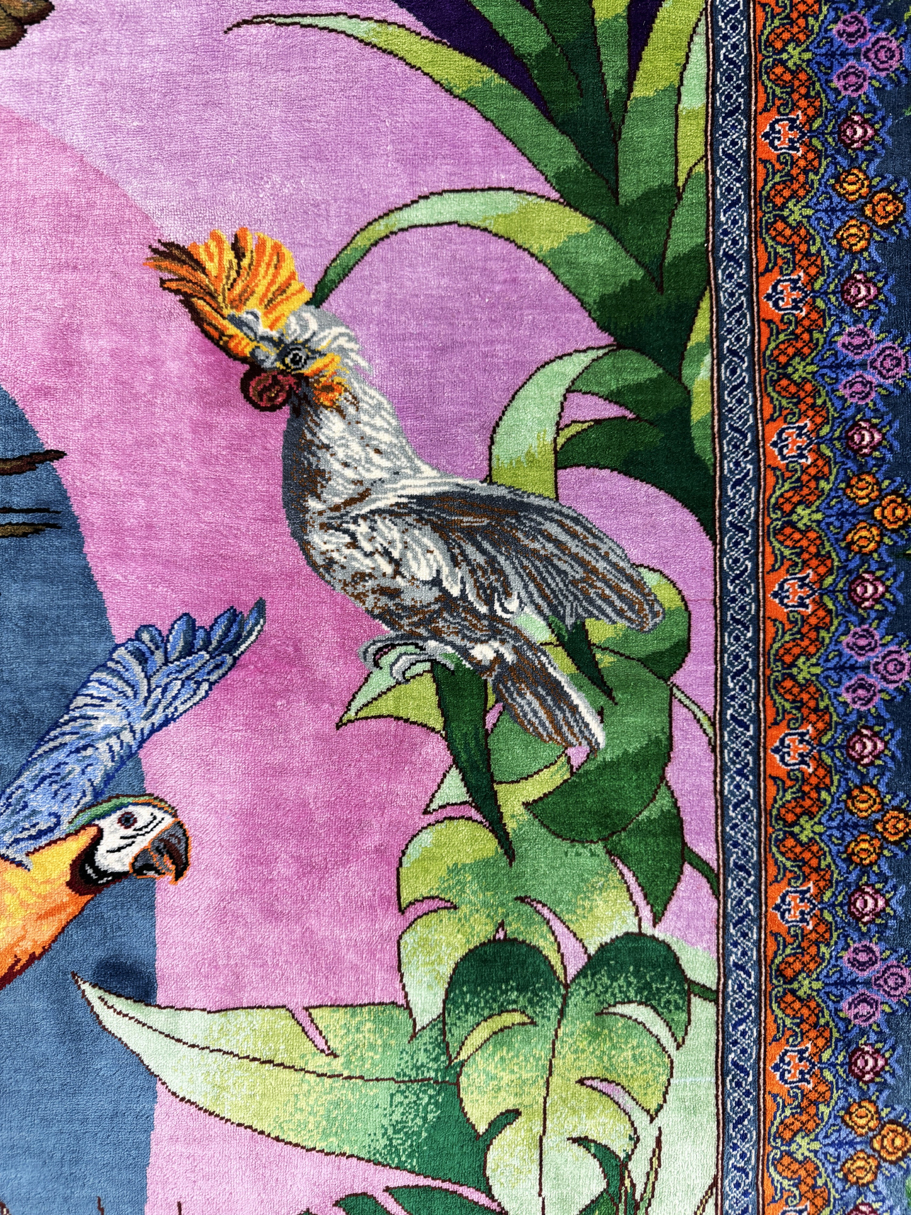Detail g: Ghom Seide fein Persien, signiert"Nourozi",ca. 20 Jahre, reine Naturseide, ca. 202 x 140 cm, ca. 1,0 Mio. Kn/qm, EHZ:(nahezu neuwertig)