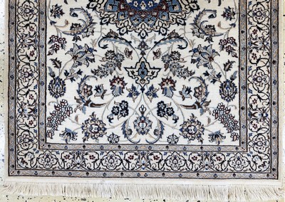 27052139b - Nain fein, Persien, Ende 20.Jhd, Korkwolle mit Seide, ca. 146 x 101 cm, ca. 640.000 ...