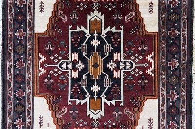 27052140b - Belutsch, Persien, Mitte 20.Jhd, Wolle auf Wolle, ca. 200 x 115 cm, EHZ: 2 ...