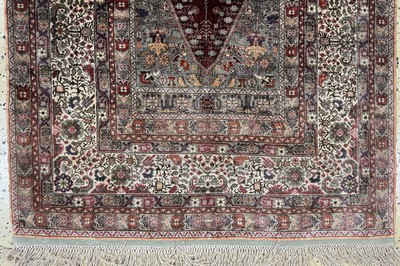 27052149c - Seiden Kayseri, Türkei, Mitte 20.Jhd, reineNaturseide, ca. 142 x 89 cm, EHZ:(nahezu ...