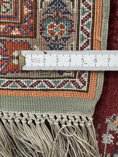 27052149e - Seiden Kayseri, Türkei, Mitte 20.Jhd, reineNaturseide, ca. 142 x 89 cm, EHZ:(nahezu ...