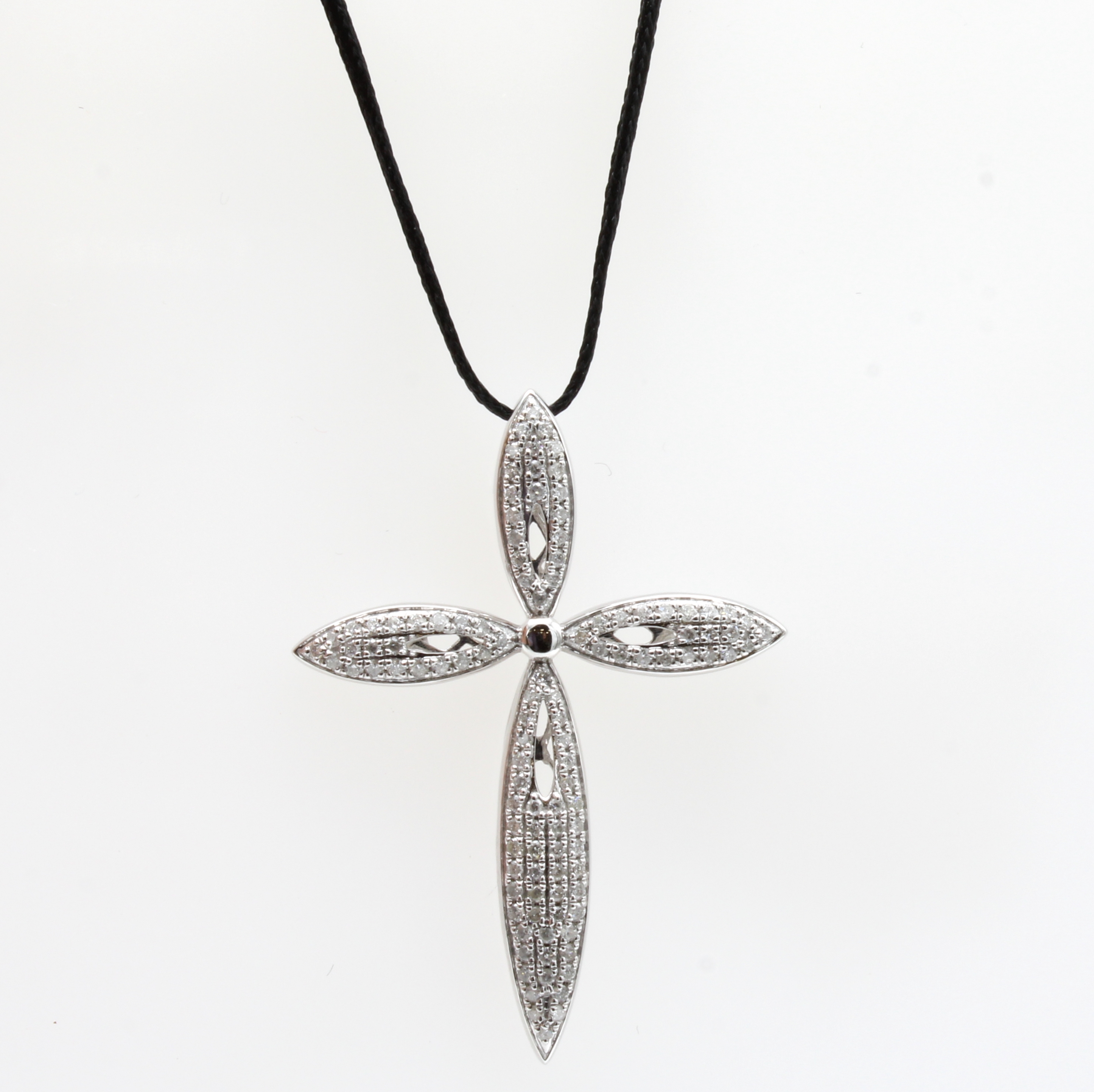 Image 27052518 - Kreuzanhänger mit Brillanten, WG 585/000, 112 Brill. zus. ca. 0.54 ct feines ...