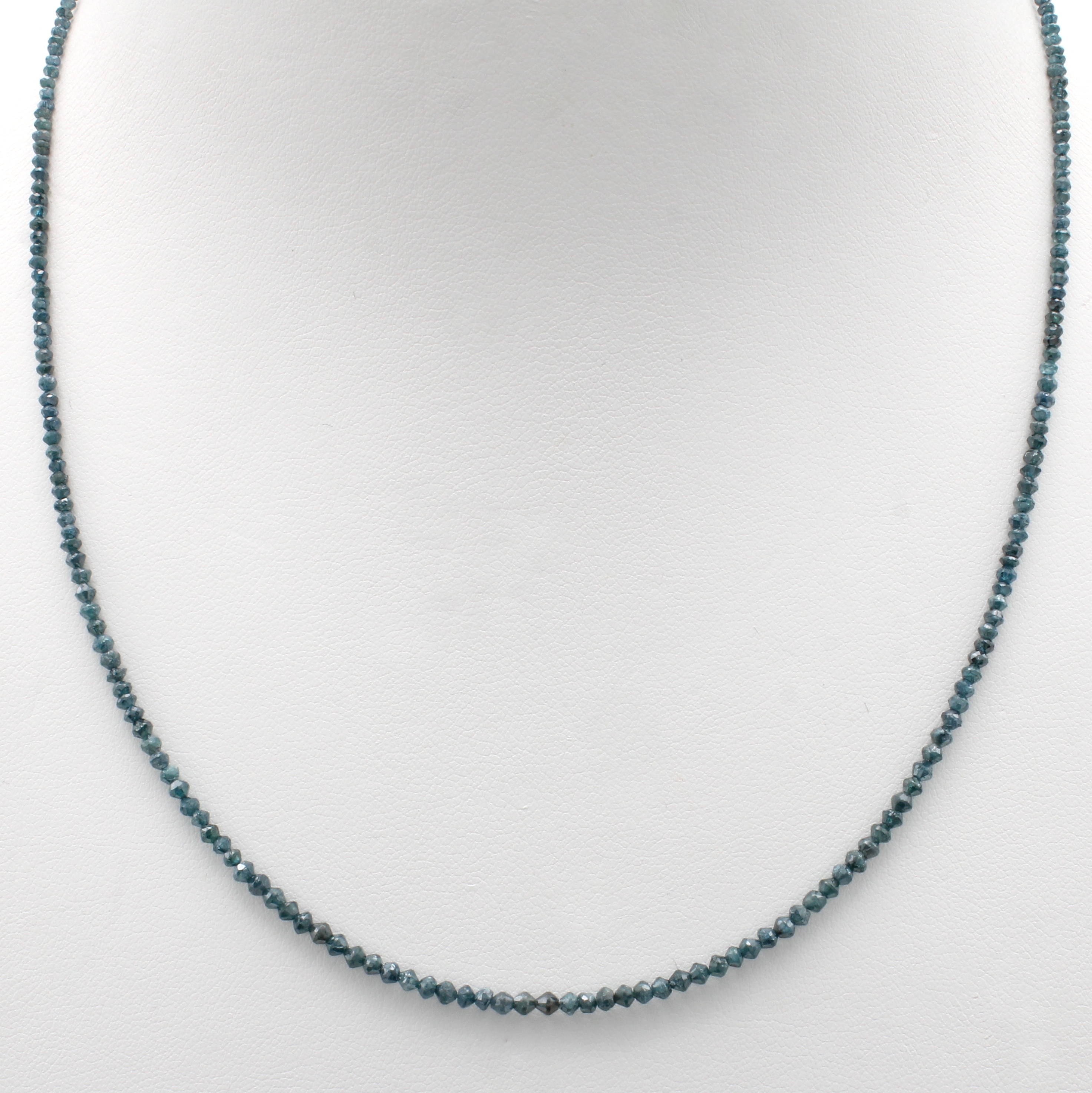 Image 27052566 - Collier aus blauen Diamanten, Karabiner- schl. GG 585/000, facett. Diam. blau (beh.), L. ...
