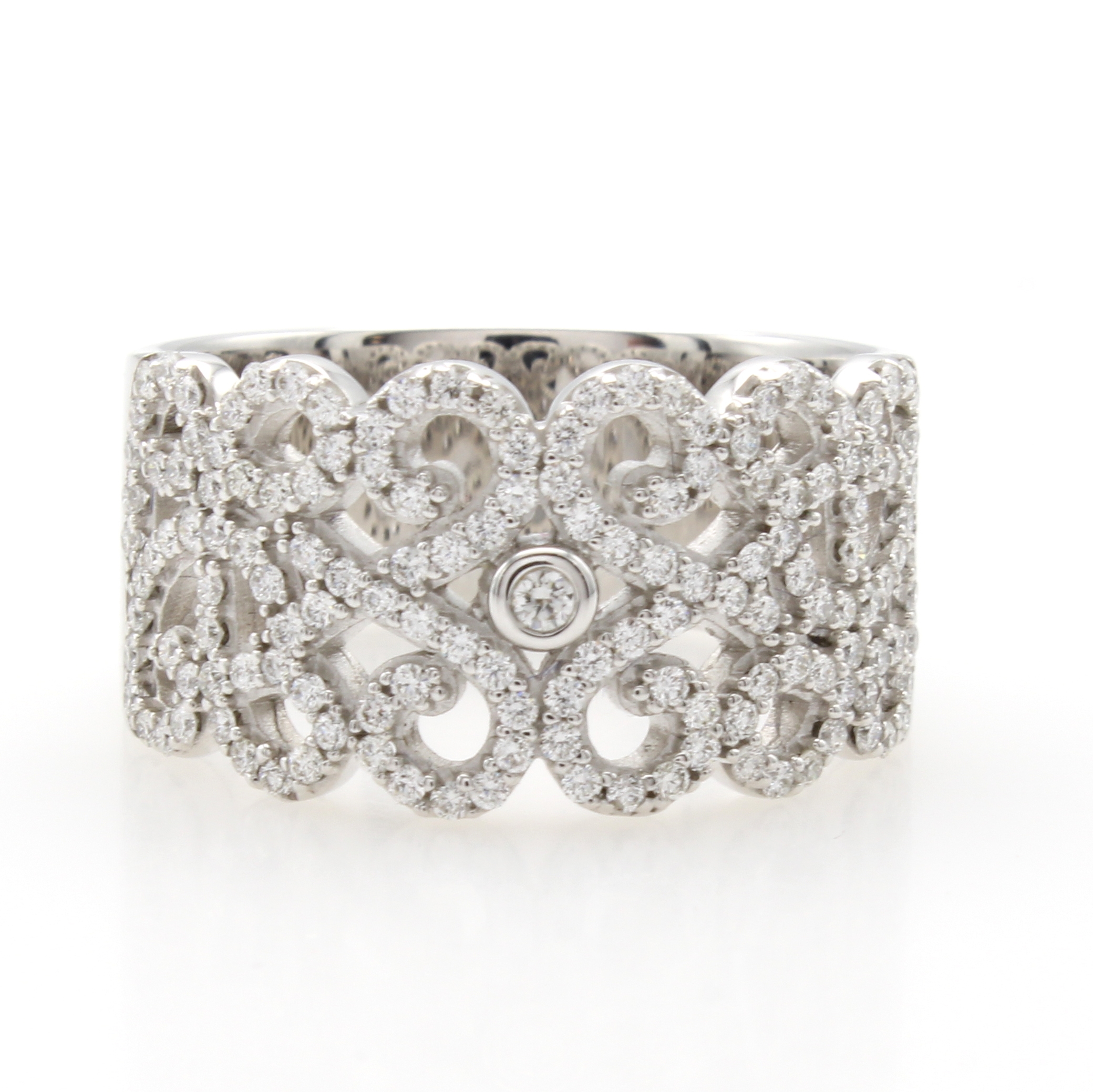 Image 27052577 - Ring mit Brillanten, WG 585/000, durch- brochene Ornamente, 147 Brill. zus. ca. 0.75 ct ...